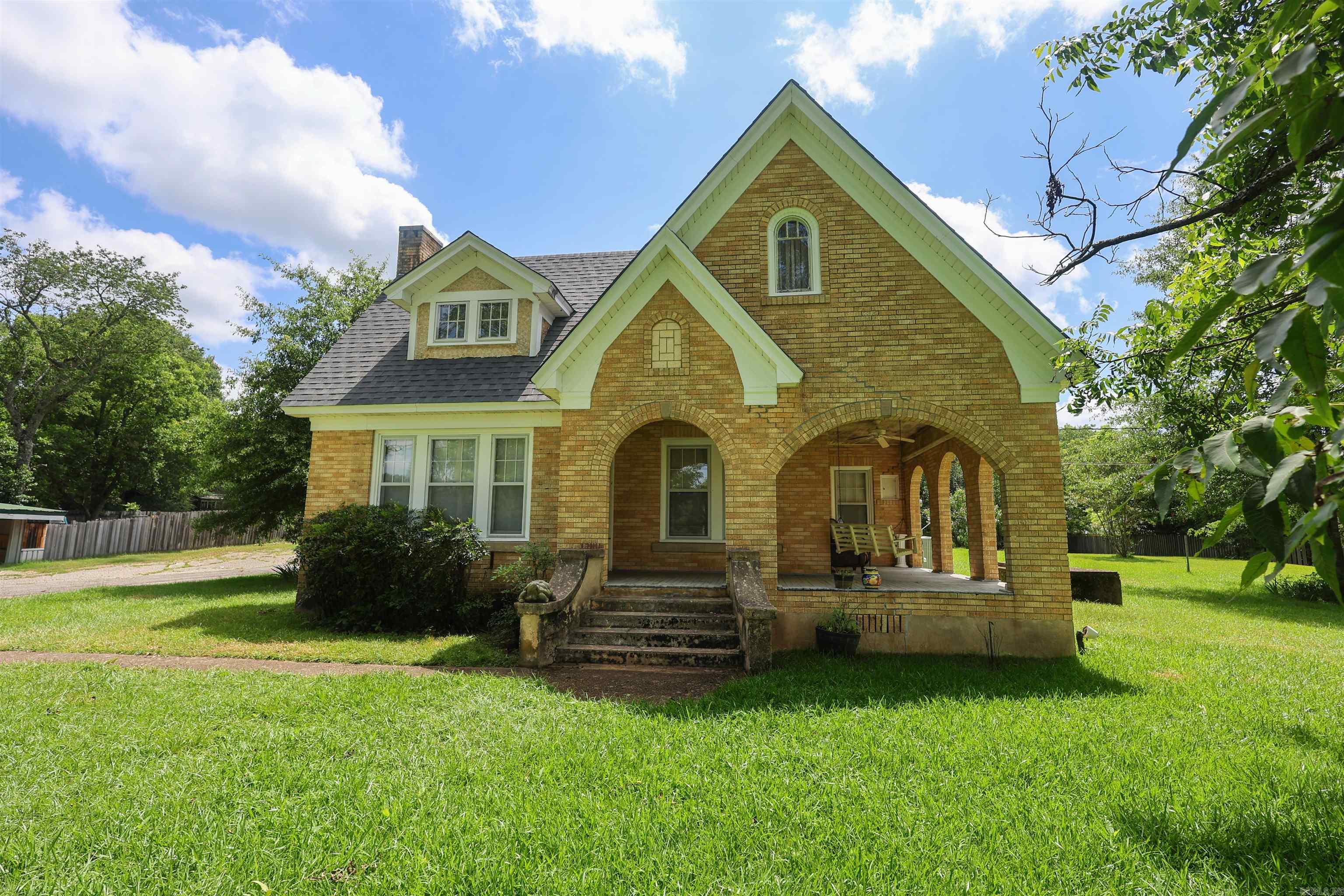 124 N Hill  Amity, AR