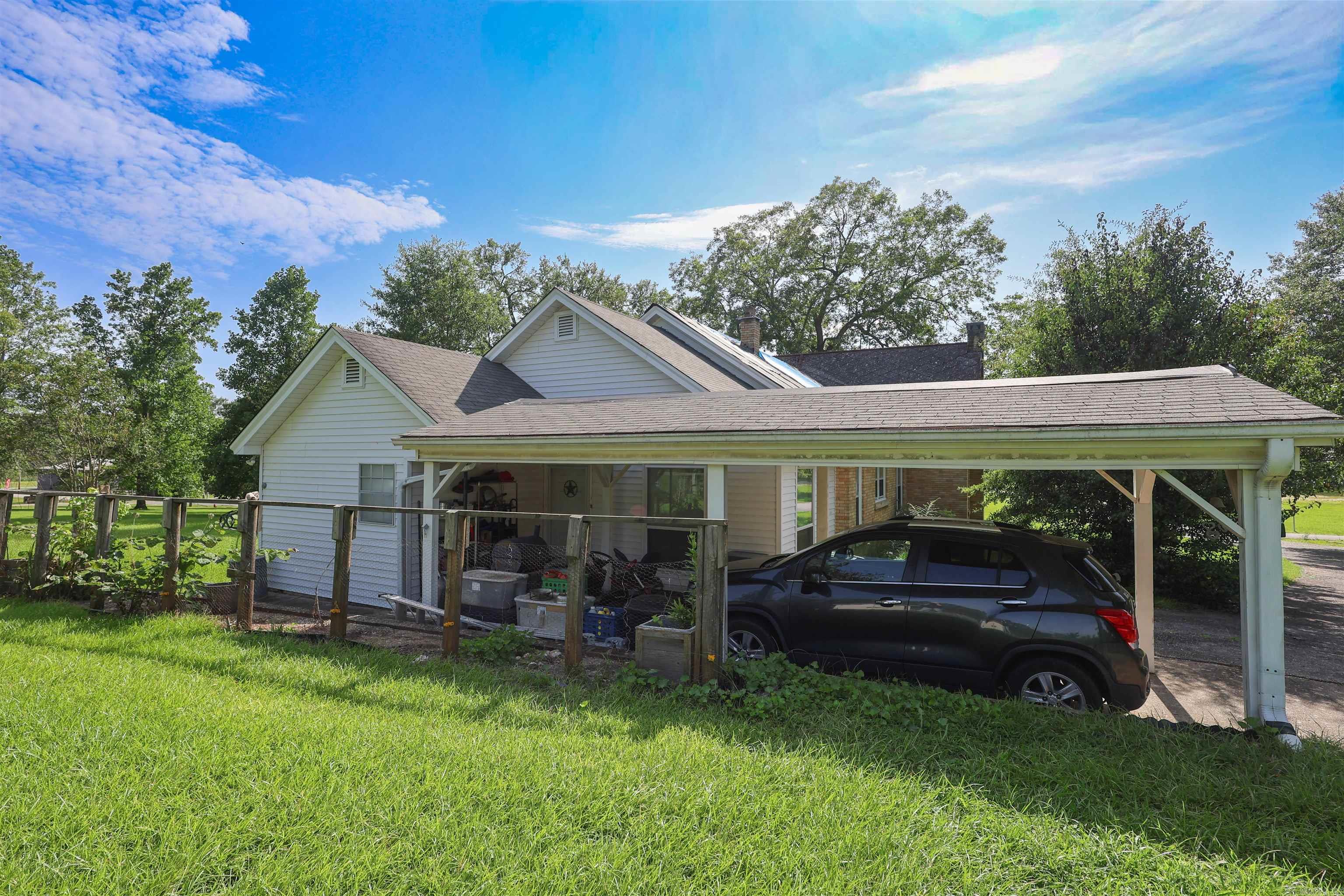 124 N Hill  Amity, AR