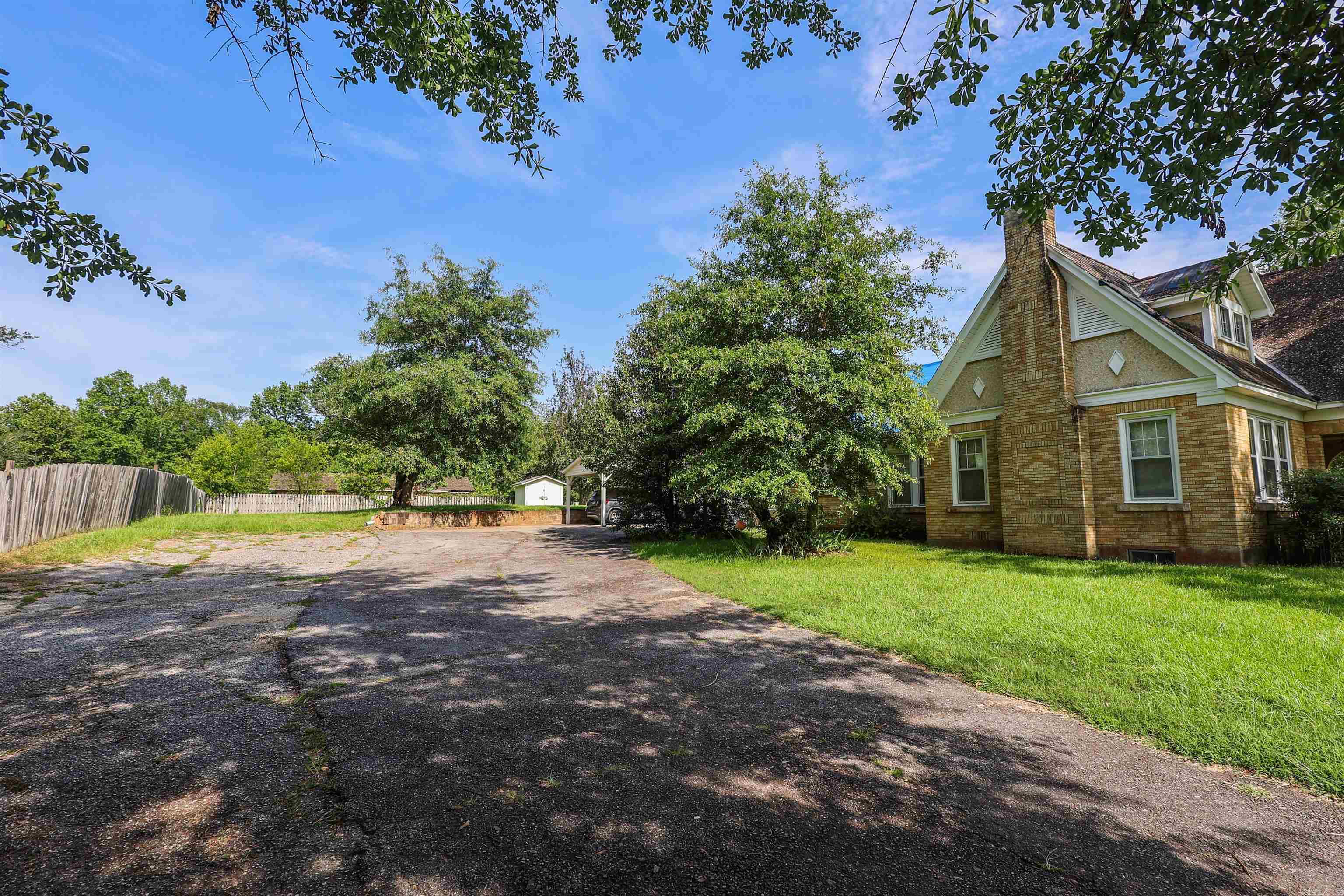 124 N Hill  Amity, AR