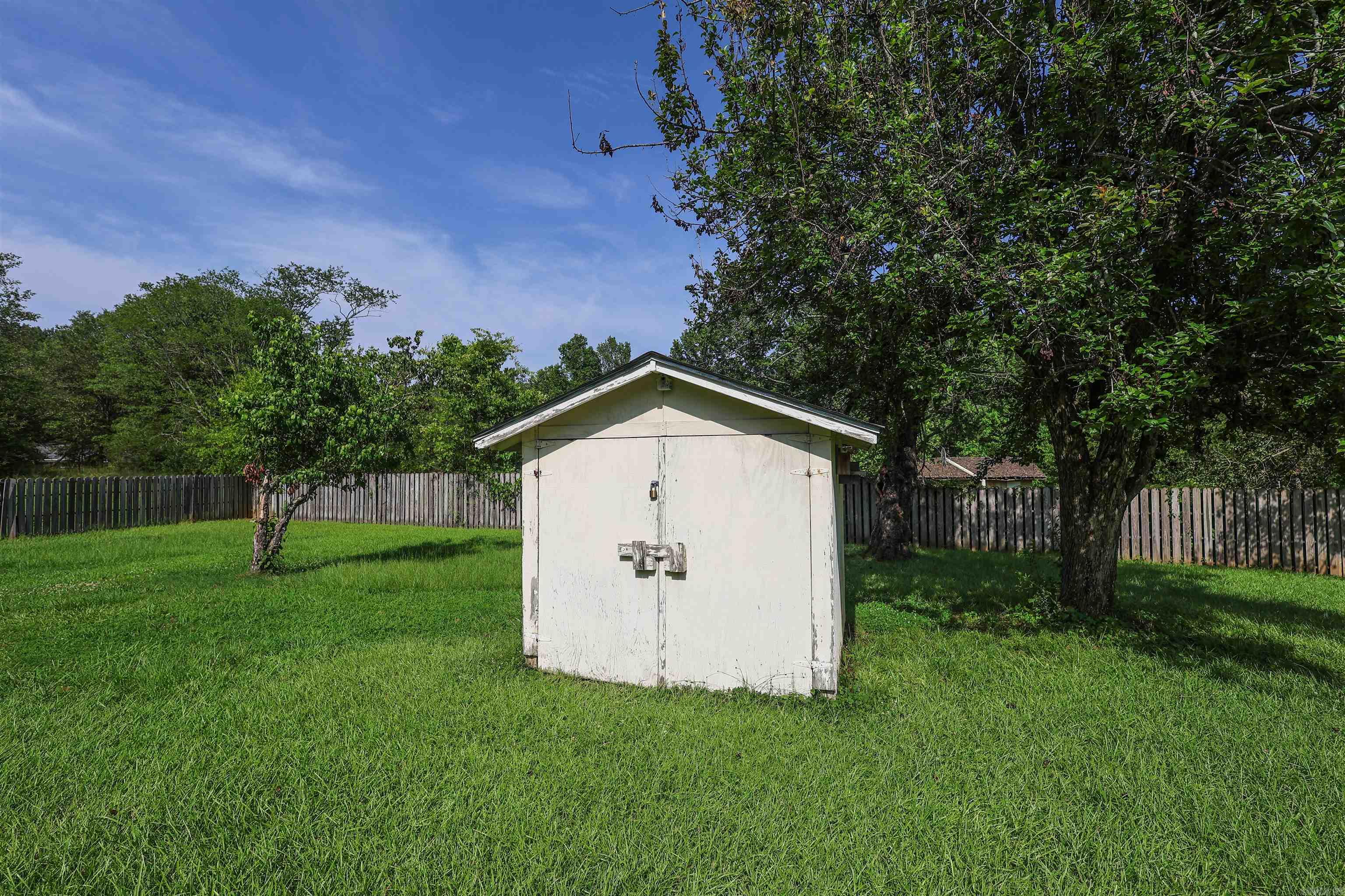 124 N Hill  Amity, AR