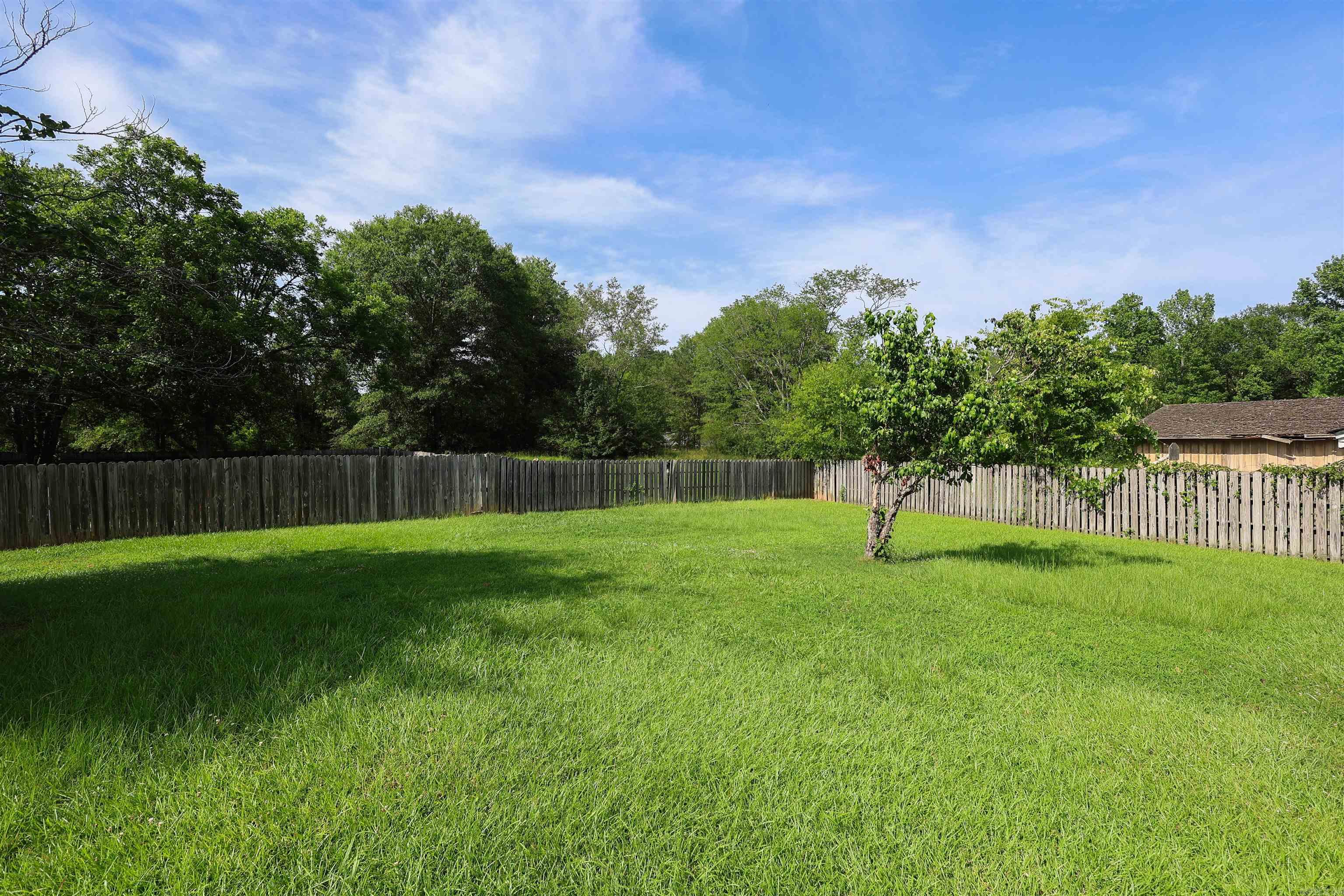 124 N Hill  Amity, AR