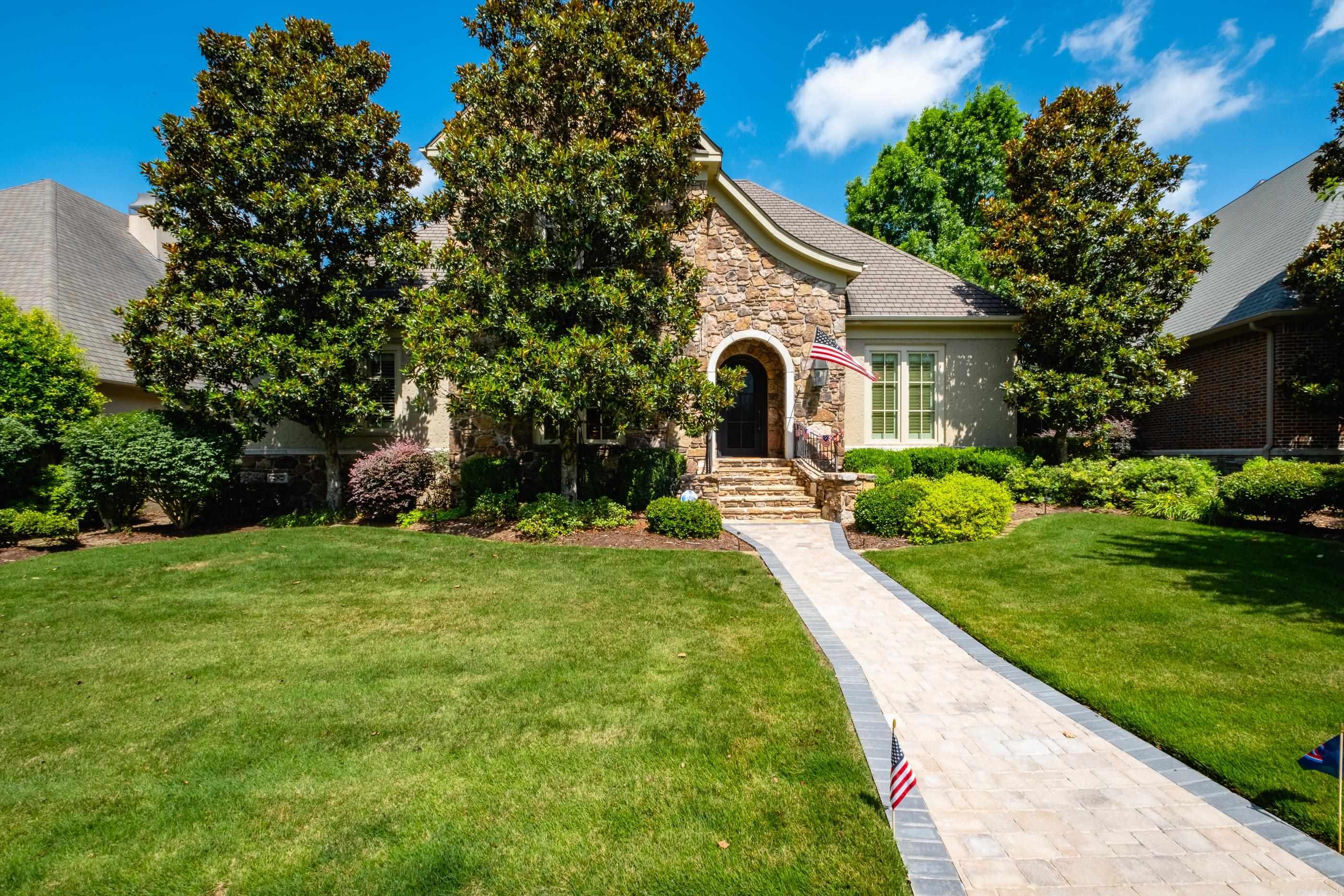 81 Quercus  Little Rock, AR