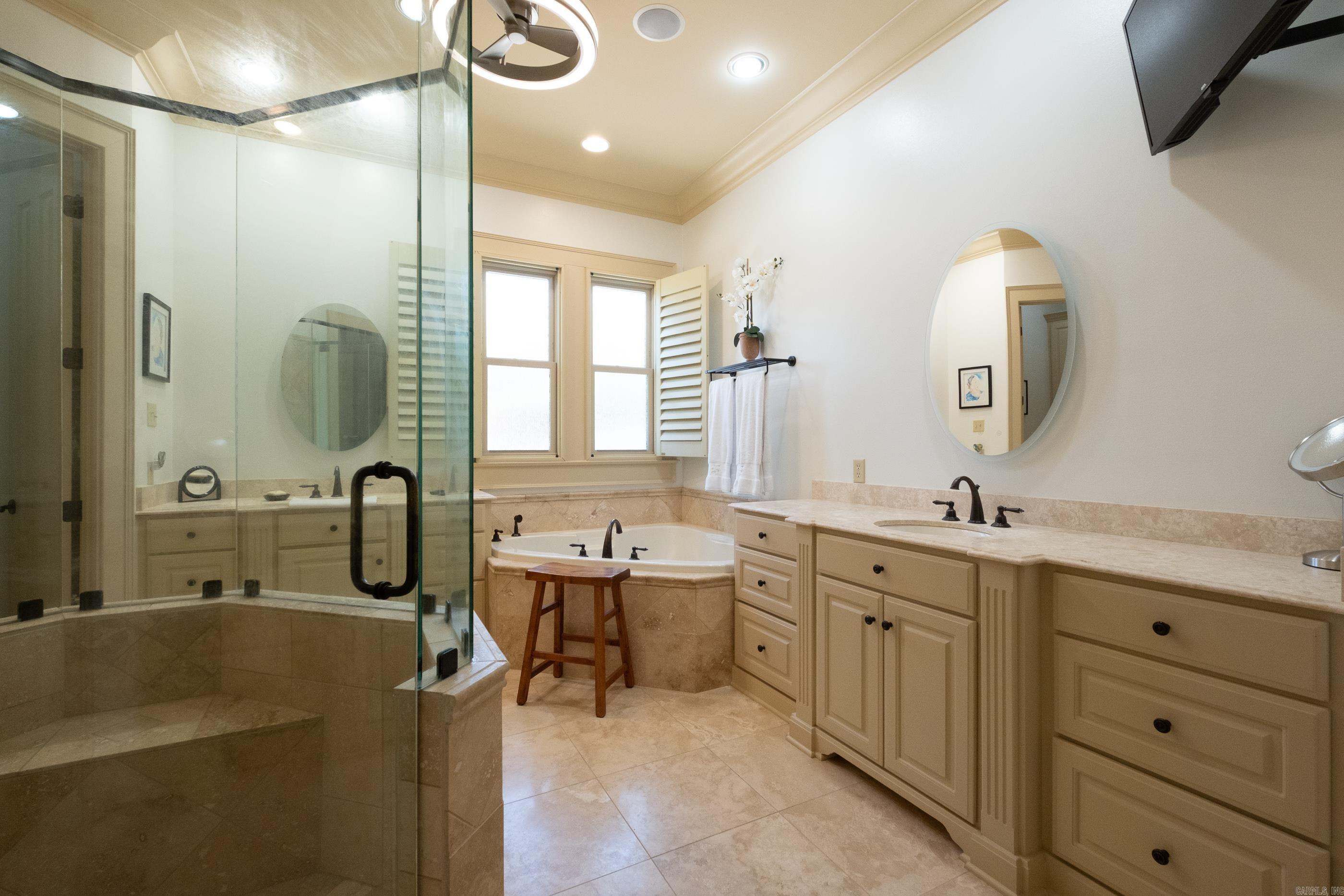 81 Quercus  Little Rock, AR