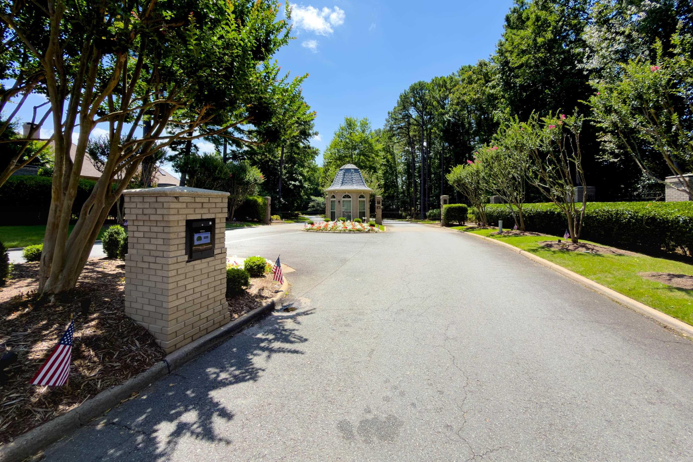 81 Quercus  Little Rock, AR