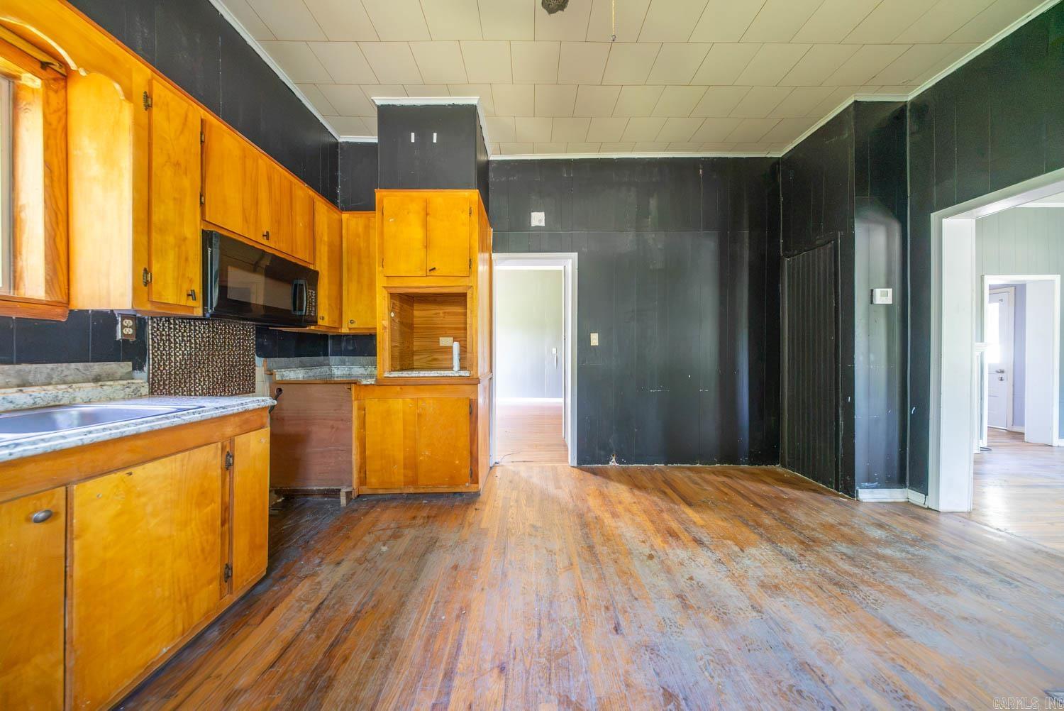 222 S 6th  Thayer, MO