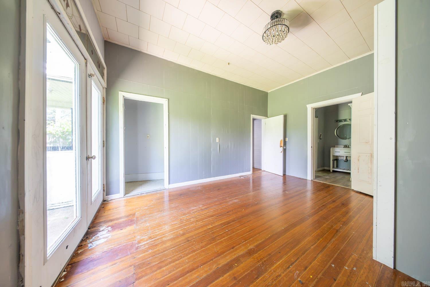 222 S 6th  Thayer, MO