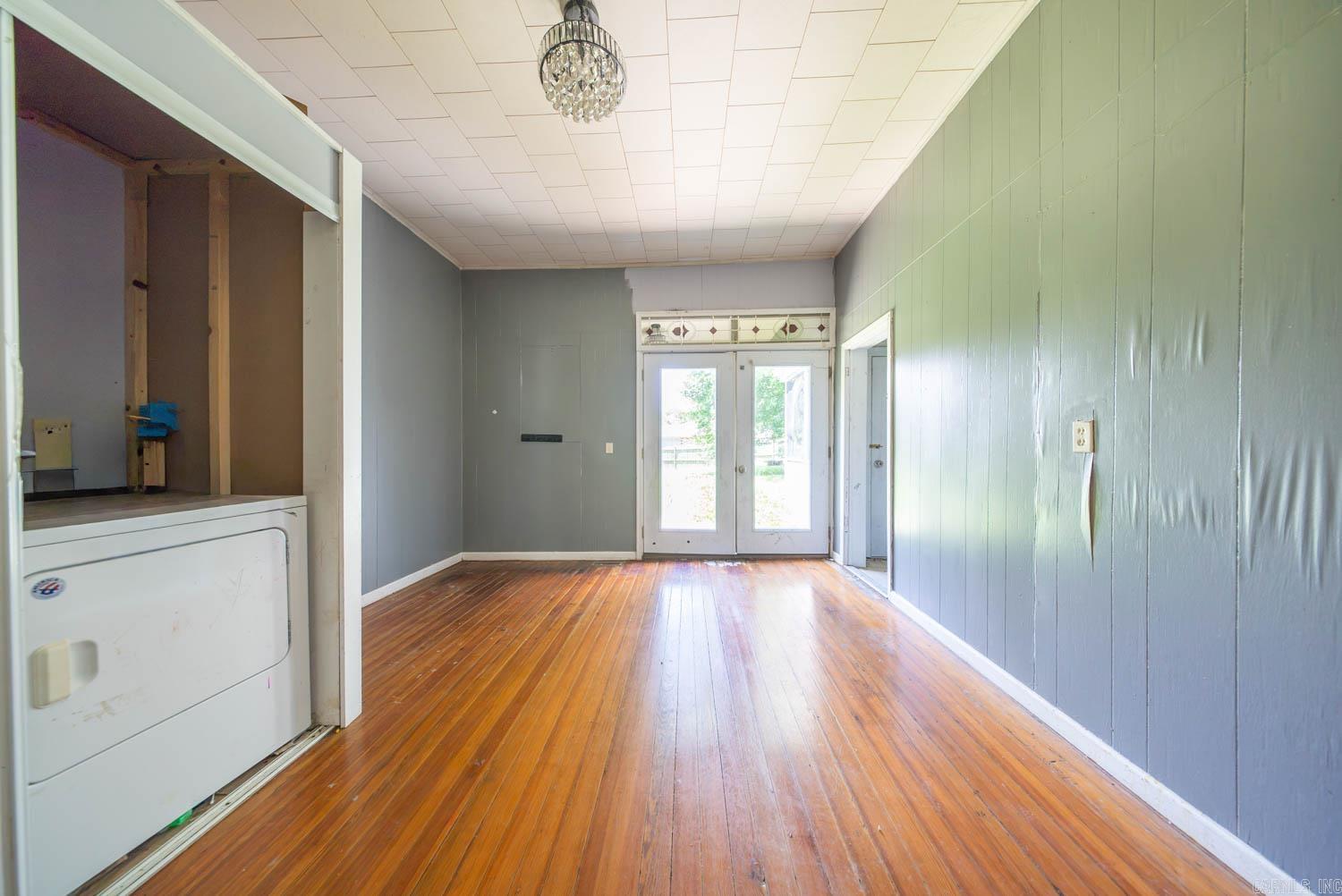 222 S 6th  Thayer, MO