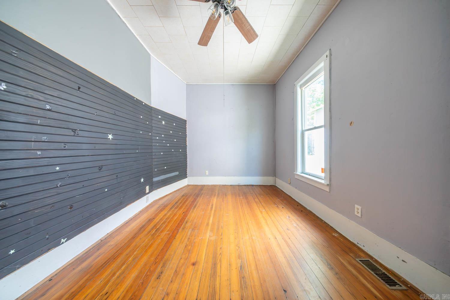 222 S 6th  Thayer, MO