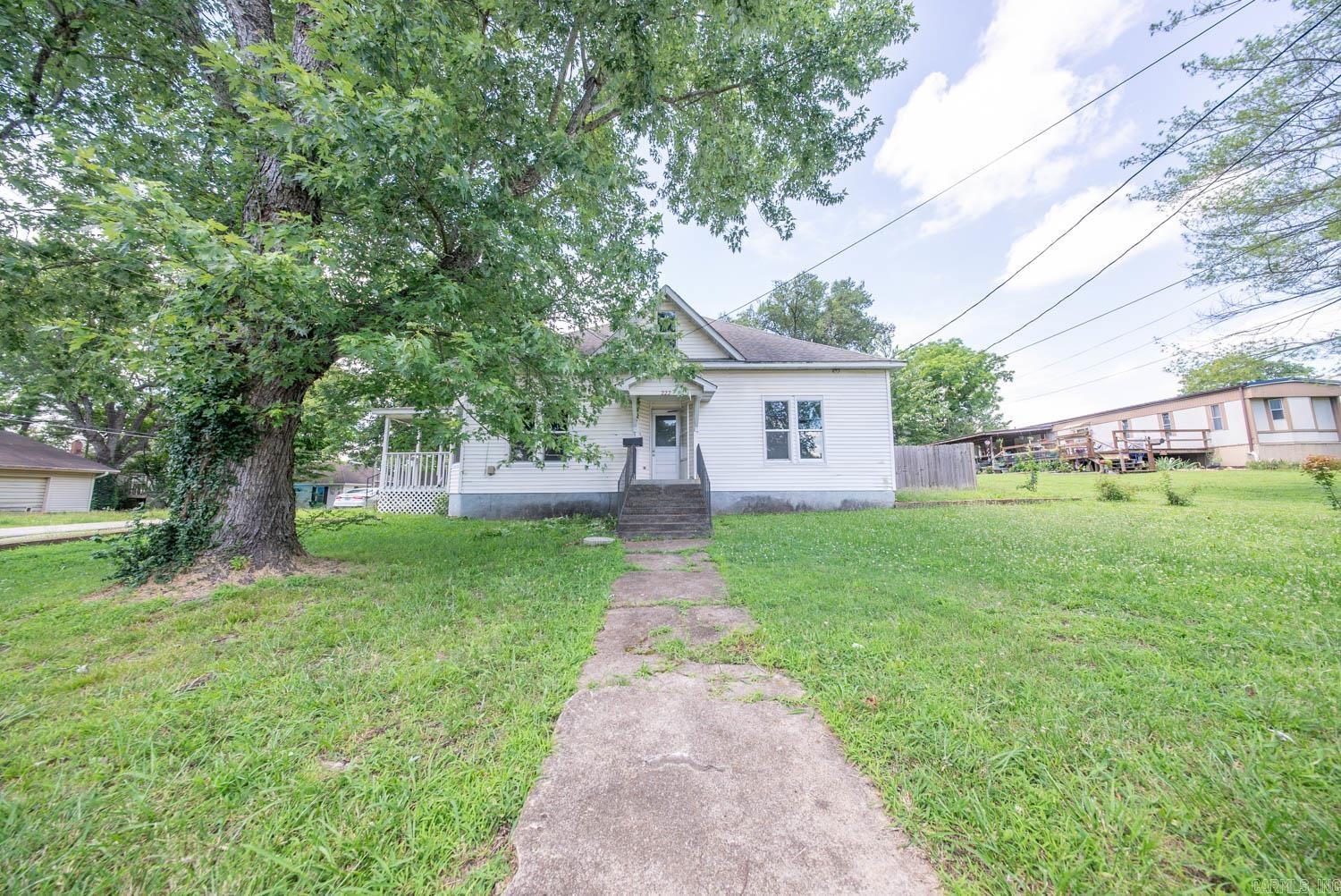 222 S 6th  Thayer, MO