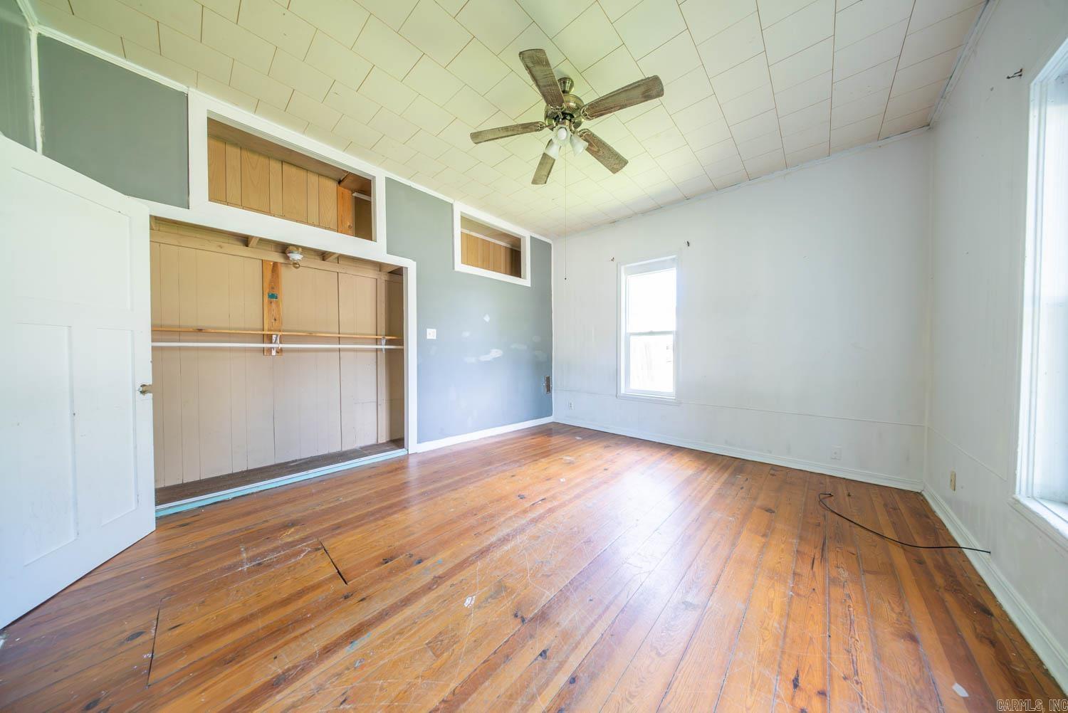 222 S 6th  Thayer, MO