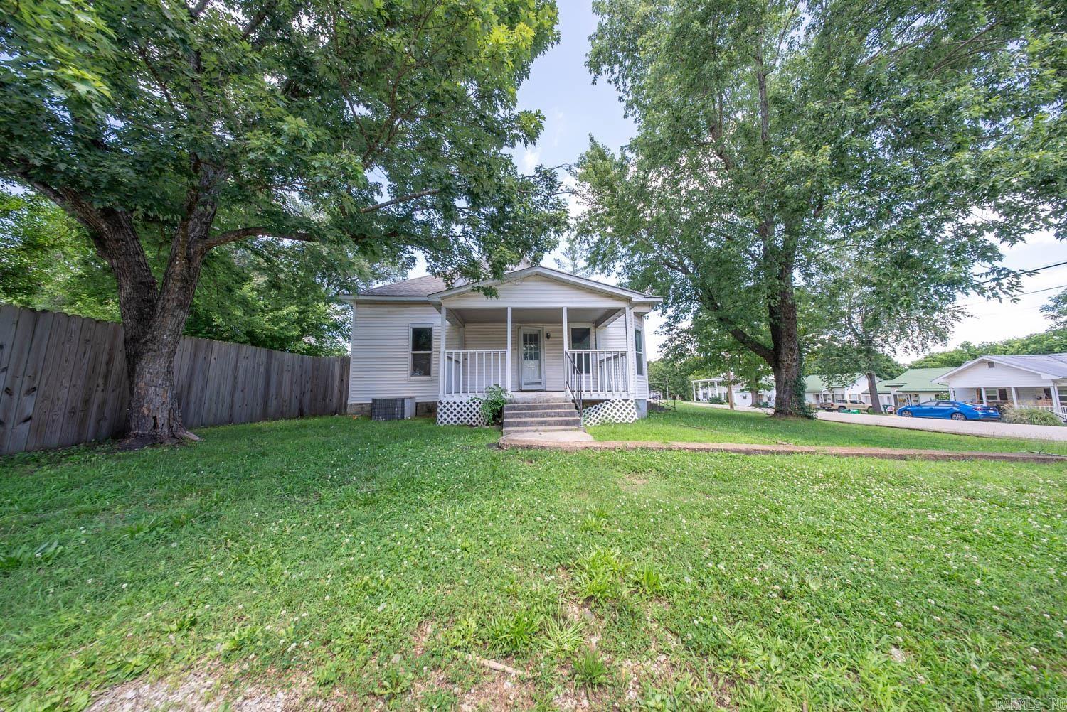 222 S 6th  Thayer, MO