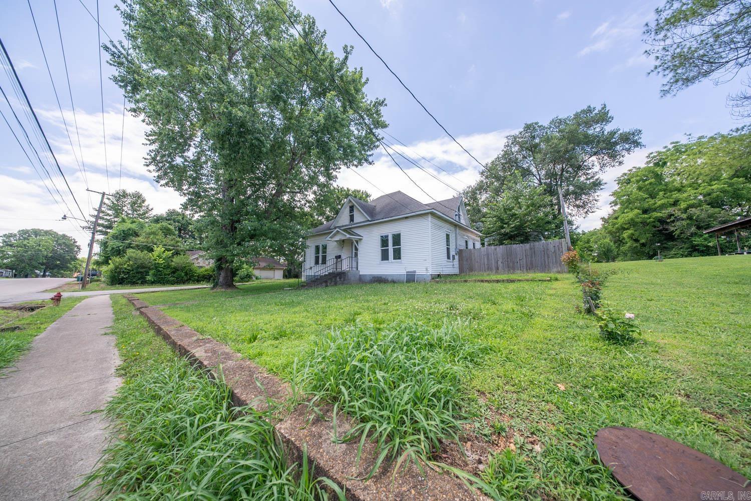 222 S 6th  Thayer, MO