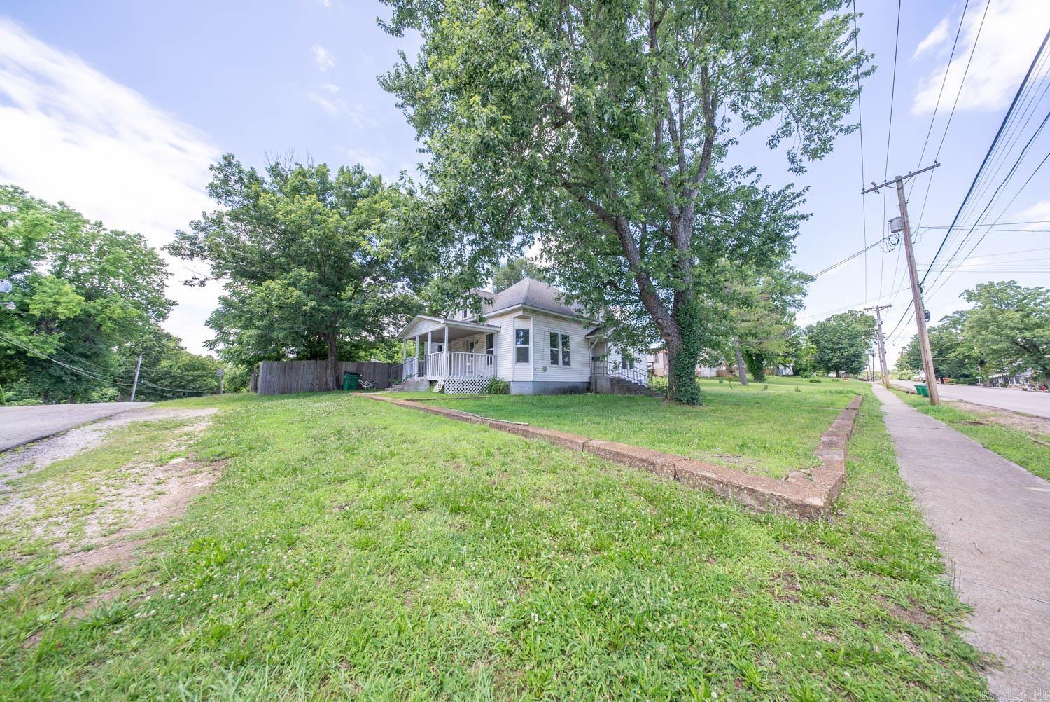 222 S 6th  Thayer, MO