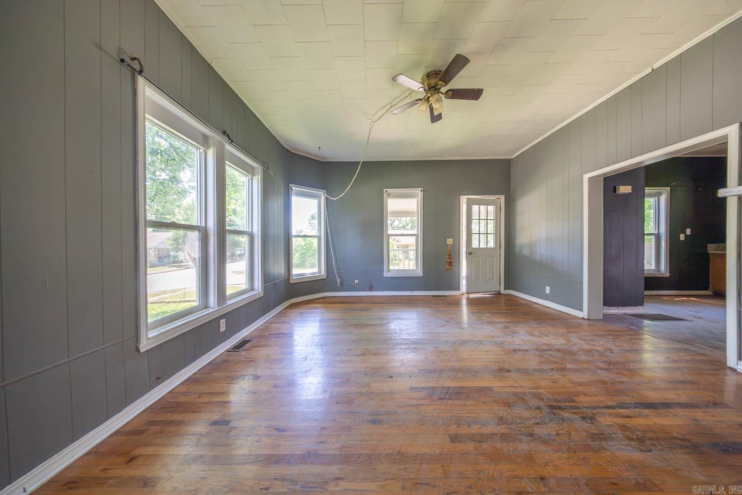 222 S 6th  Thayer, MO
