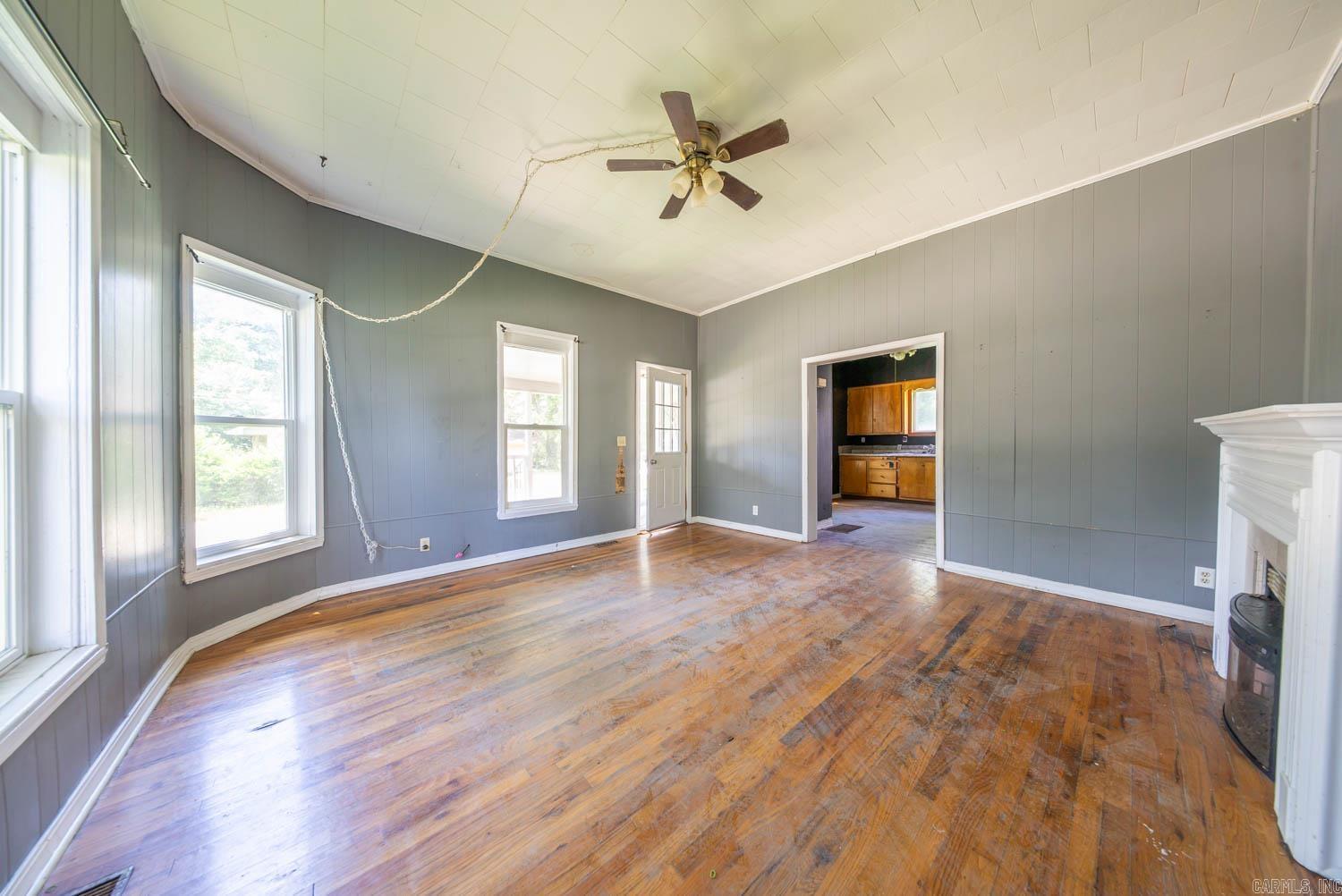222 S 6th  Thayer, MO