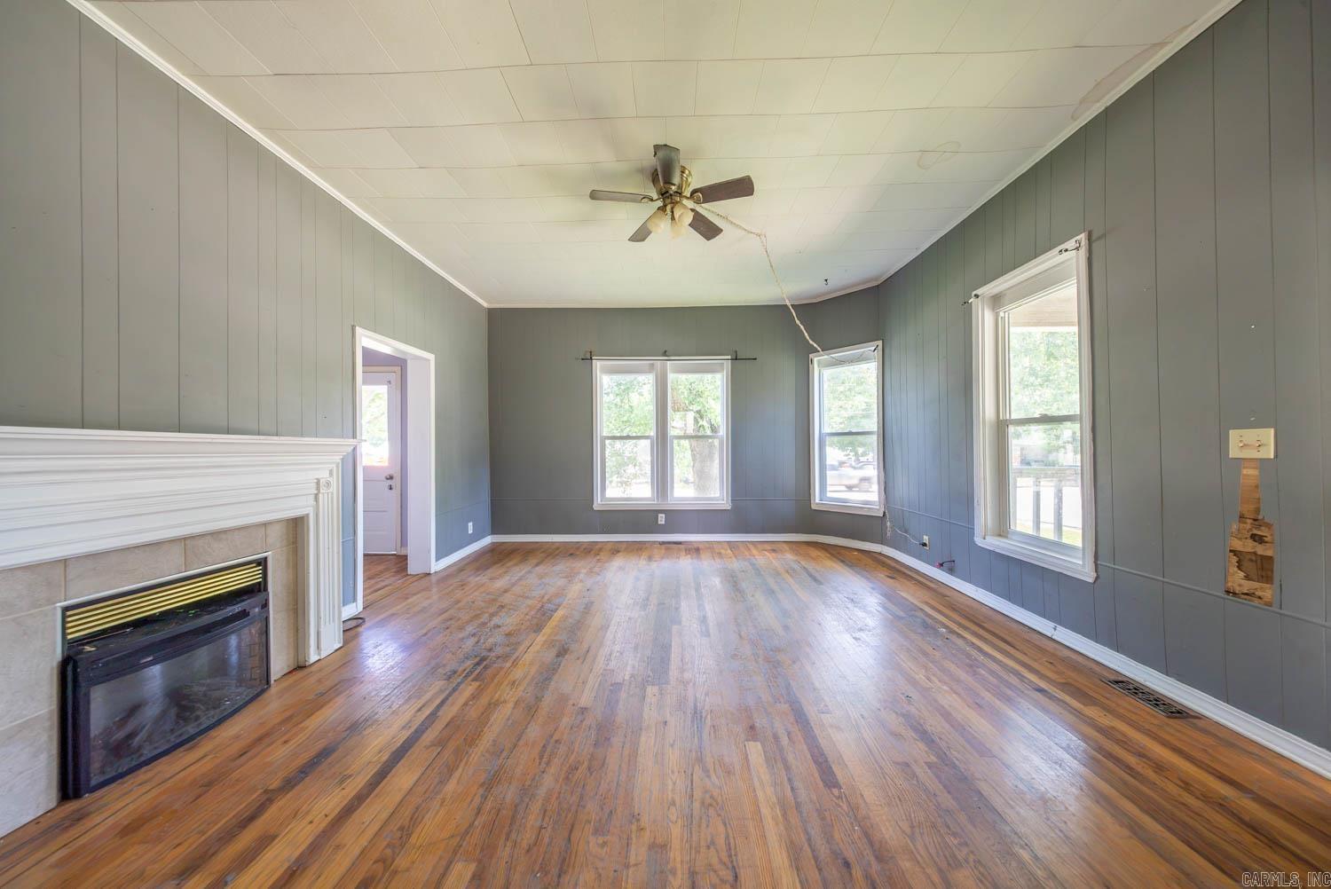 222 S 6th  Thayer, MO