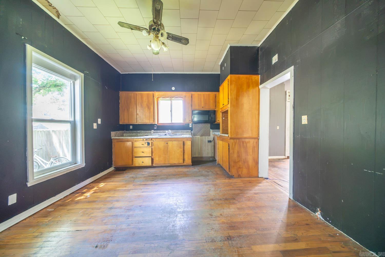 222 S 6th  Thayer, MO