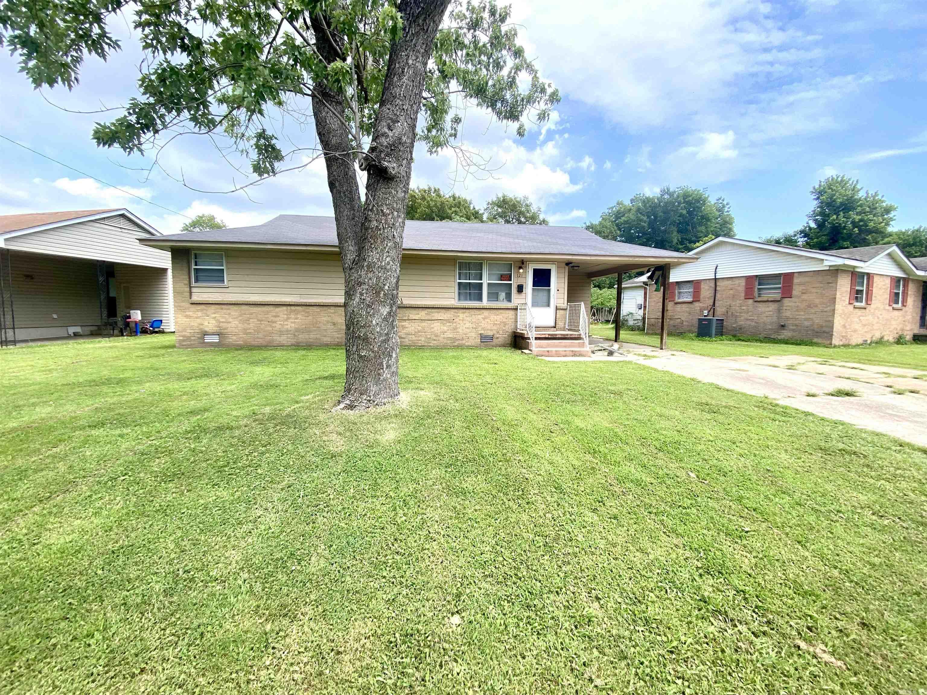 121 S Magnolia  Trumann, AR