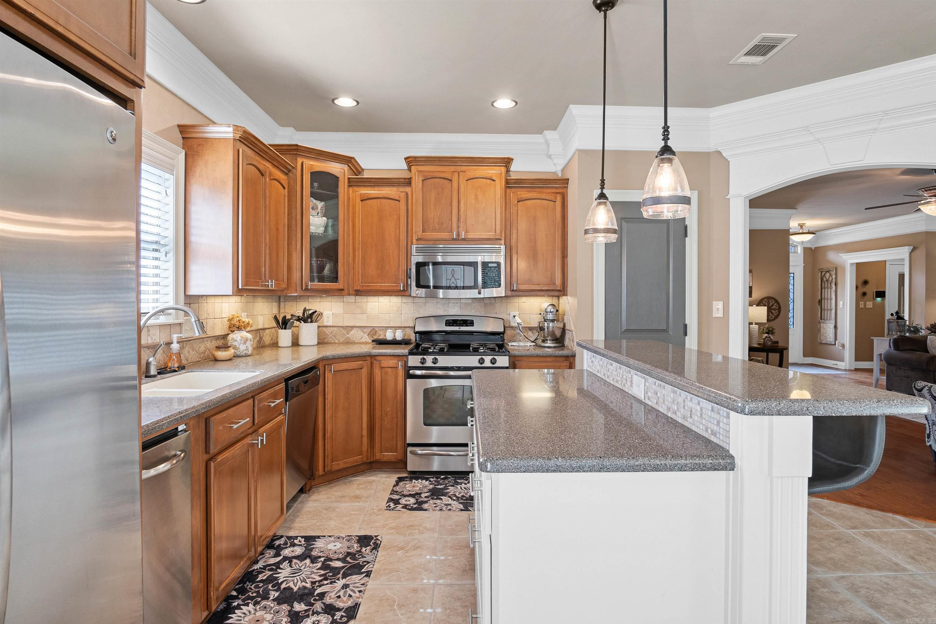221 Jackson Park Cv  Cabot, AR