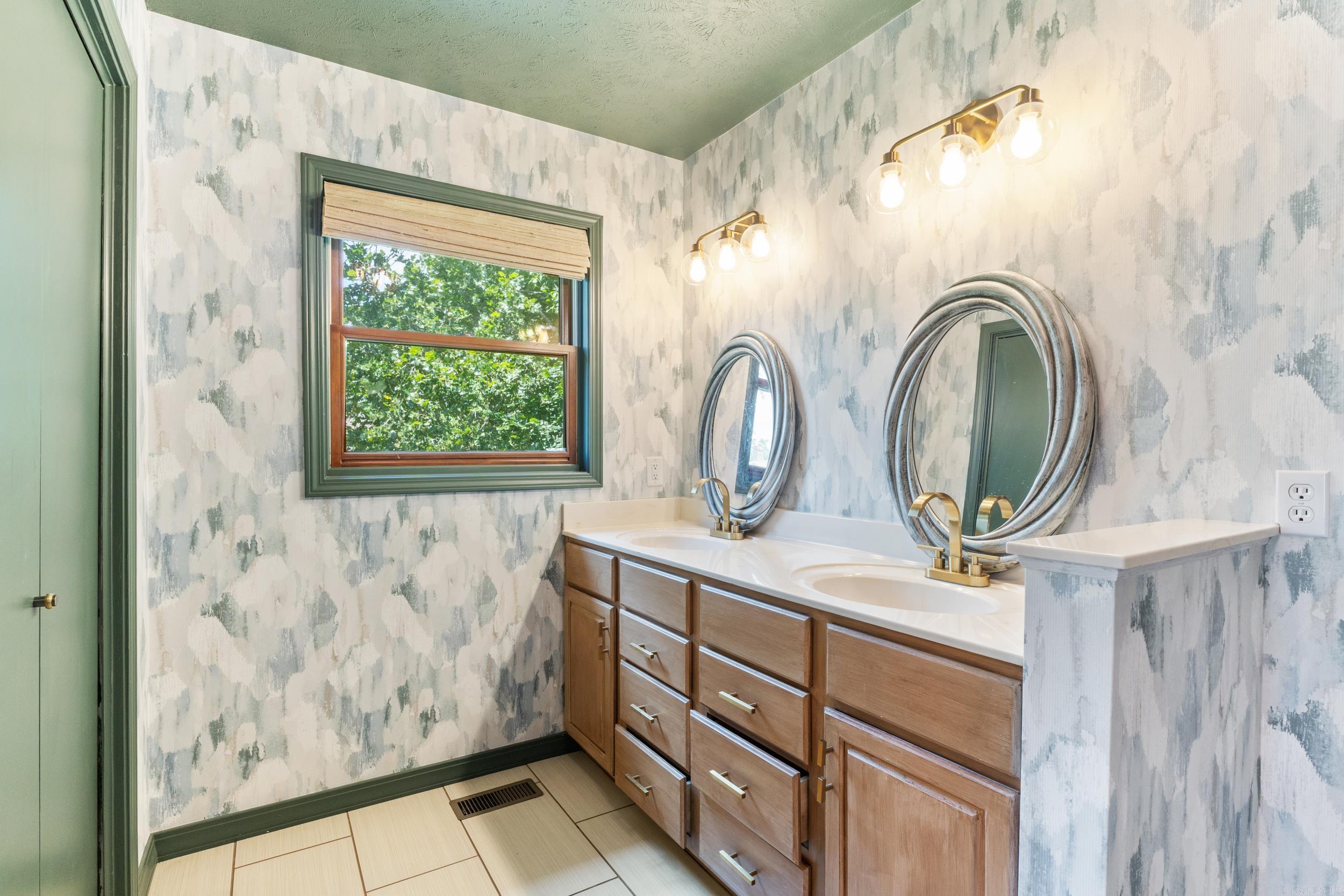 1601 Inverness  Mountain Home, AR