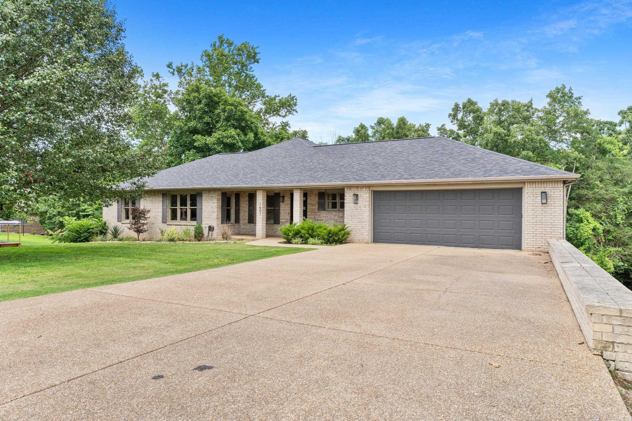 1601 Inverness  Mountain Home, AR