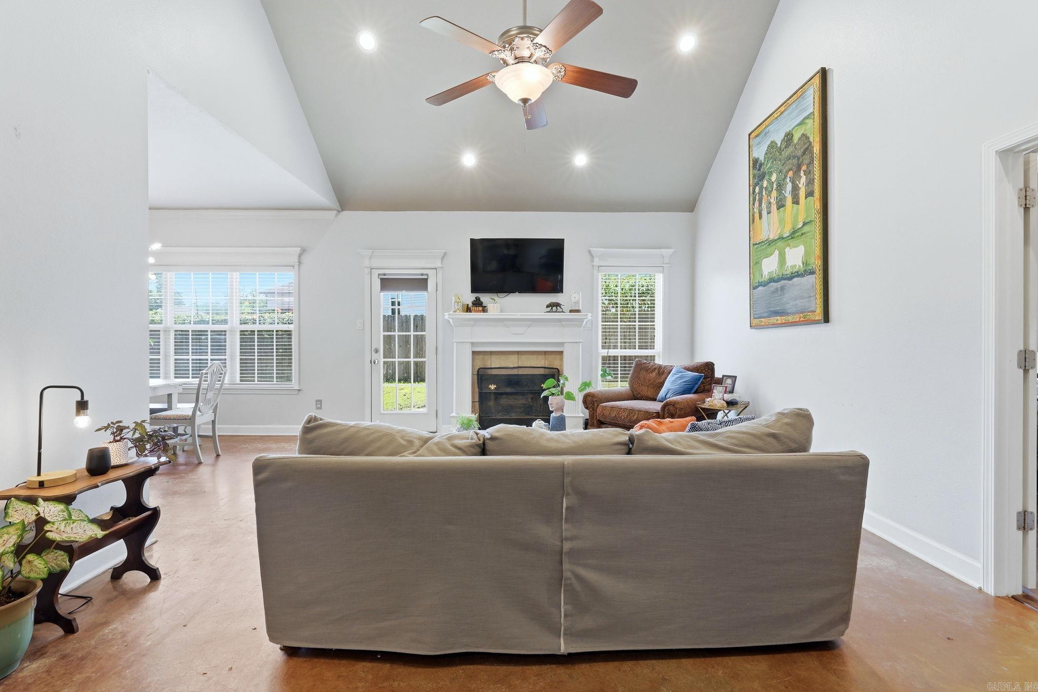 2301 Pleasant Forest  Benton, AR