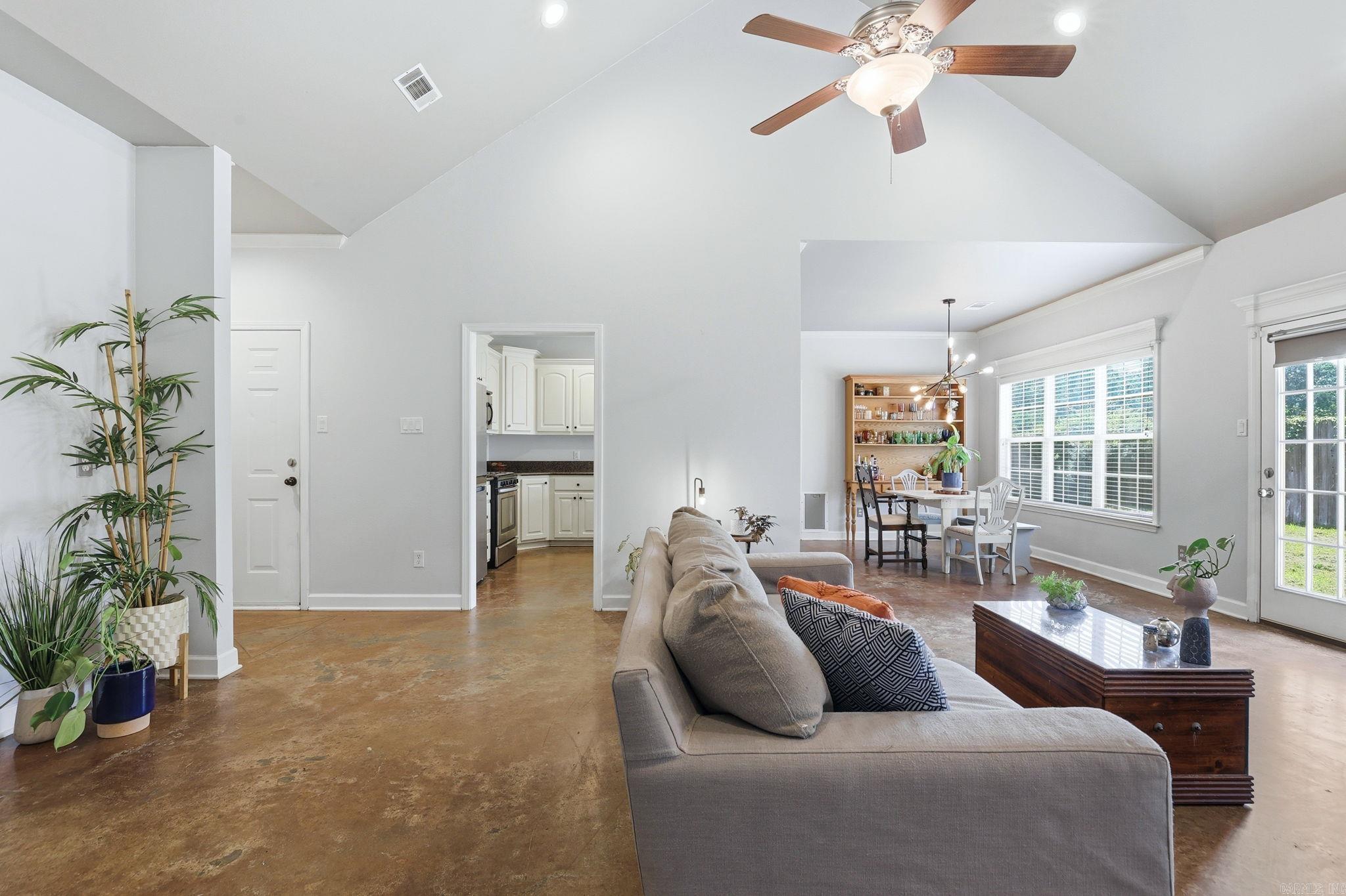 2301 Pleasant Forest  Benton, AR