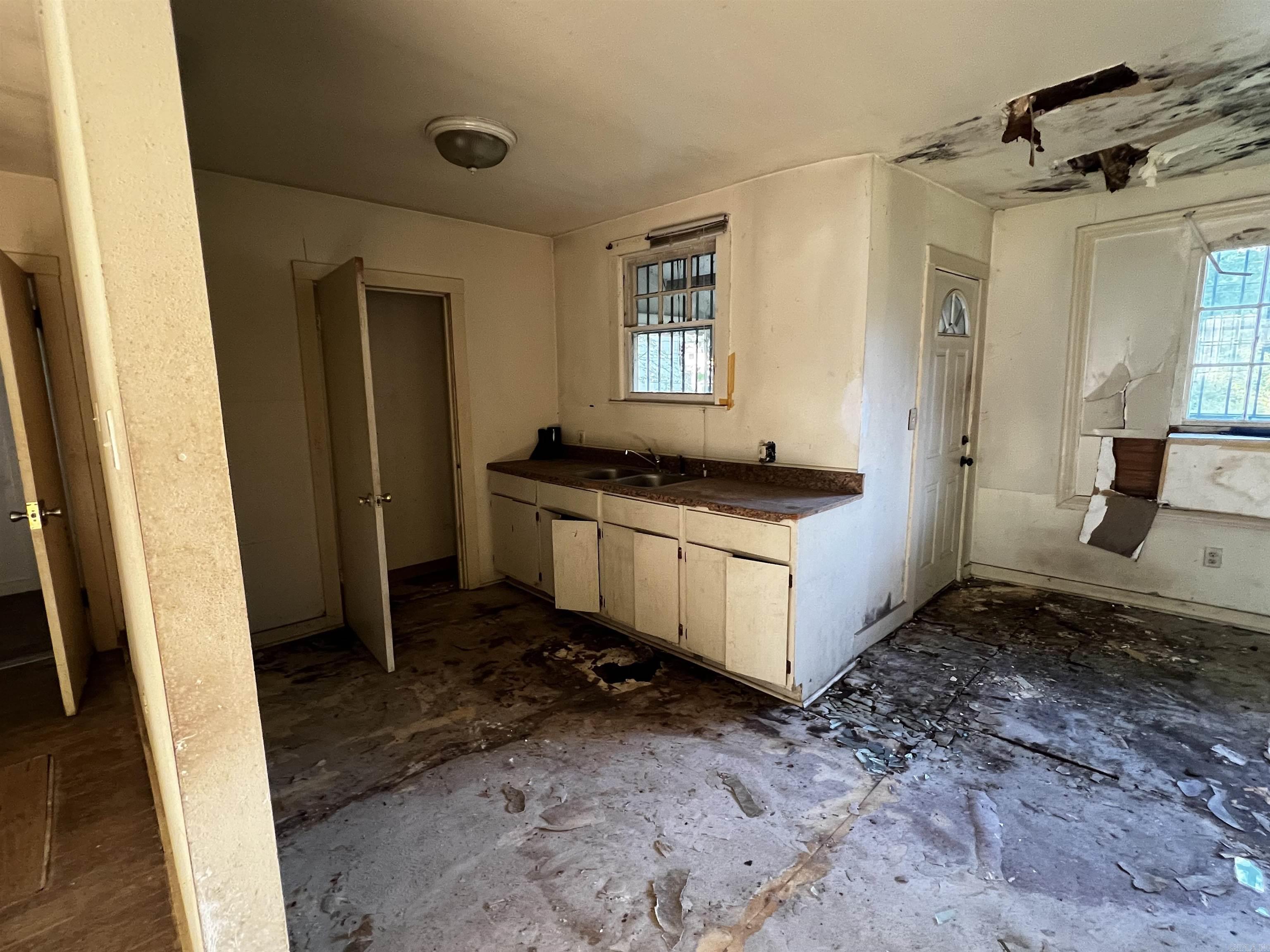 2205 Valmar  Little Rock, AR