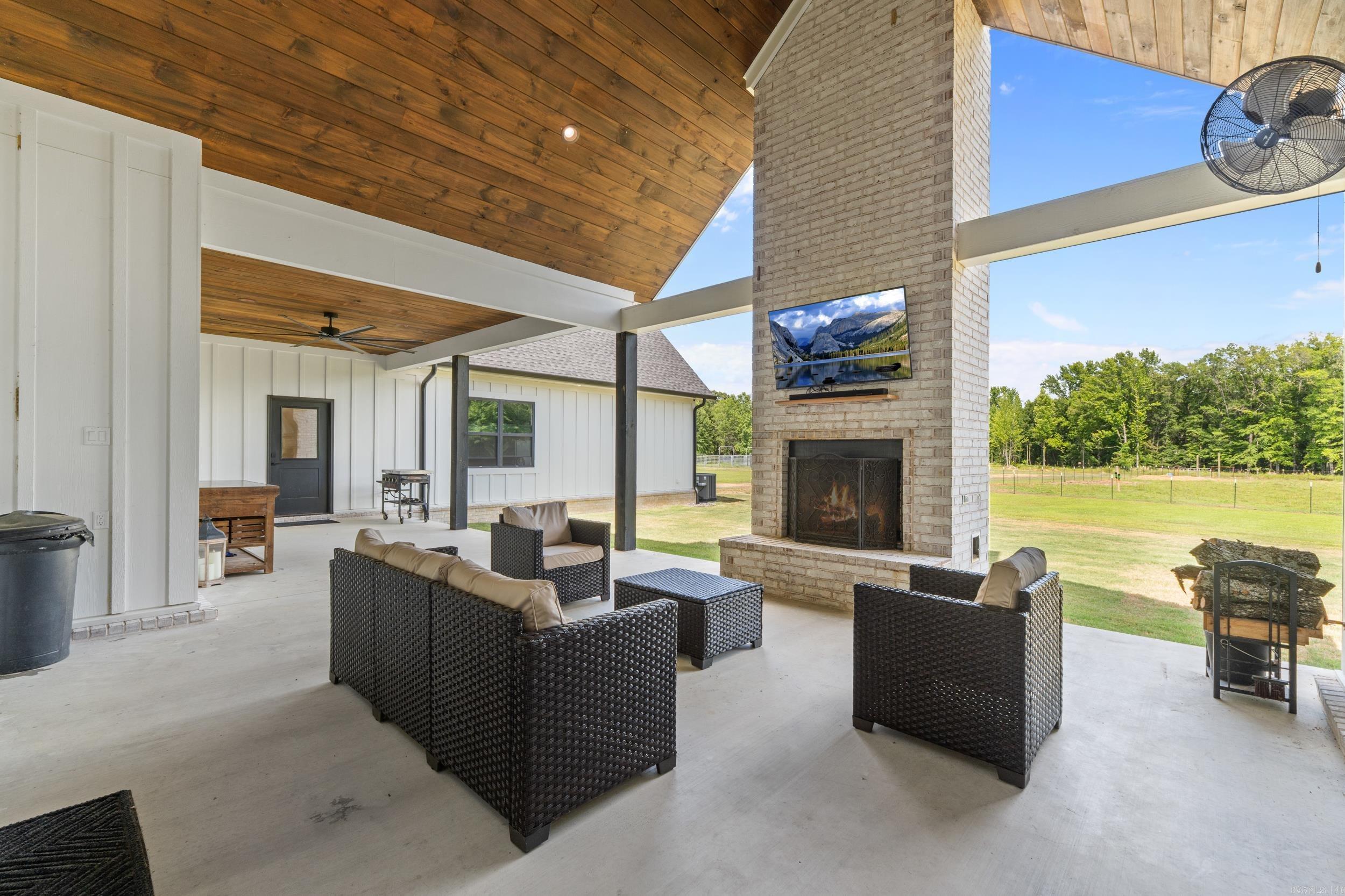 157 S Mt Olive  Vilonia, AR