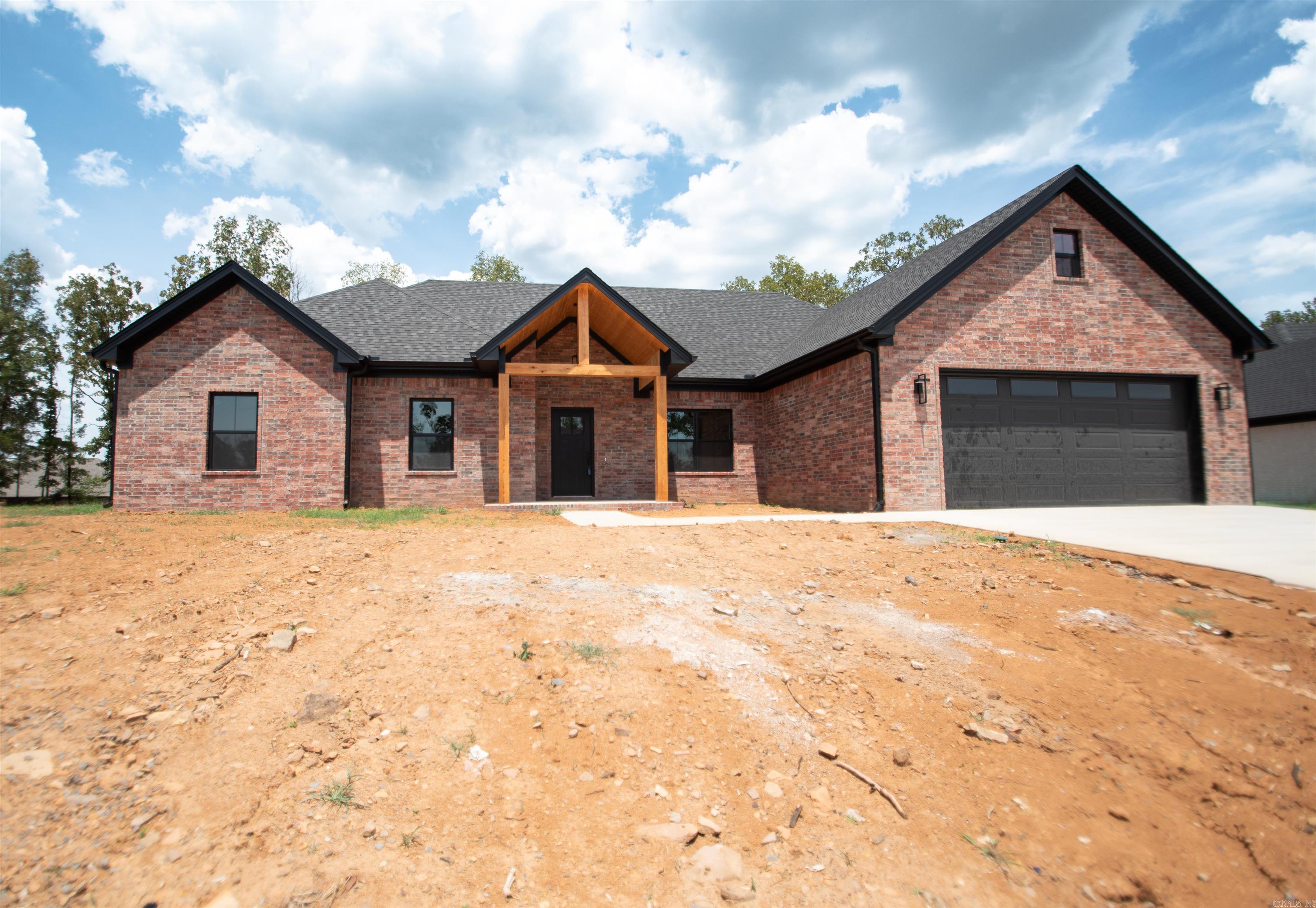 175 Hayden Drive — photo 2