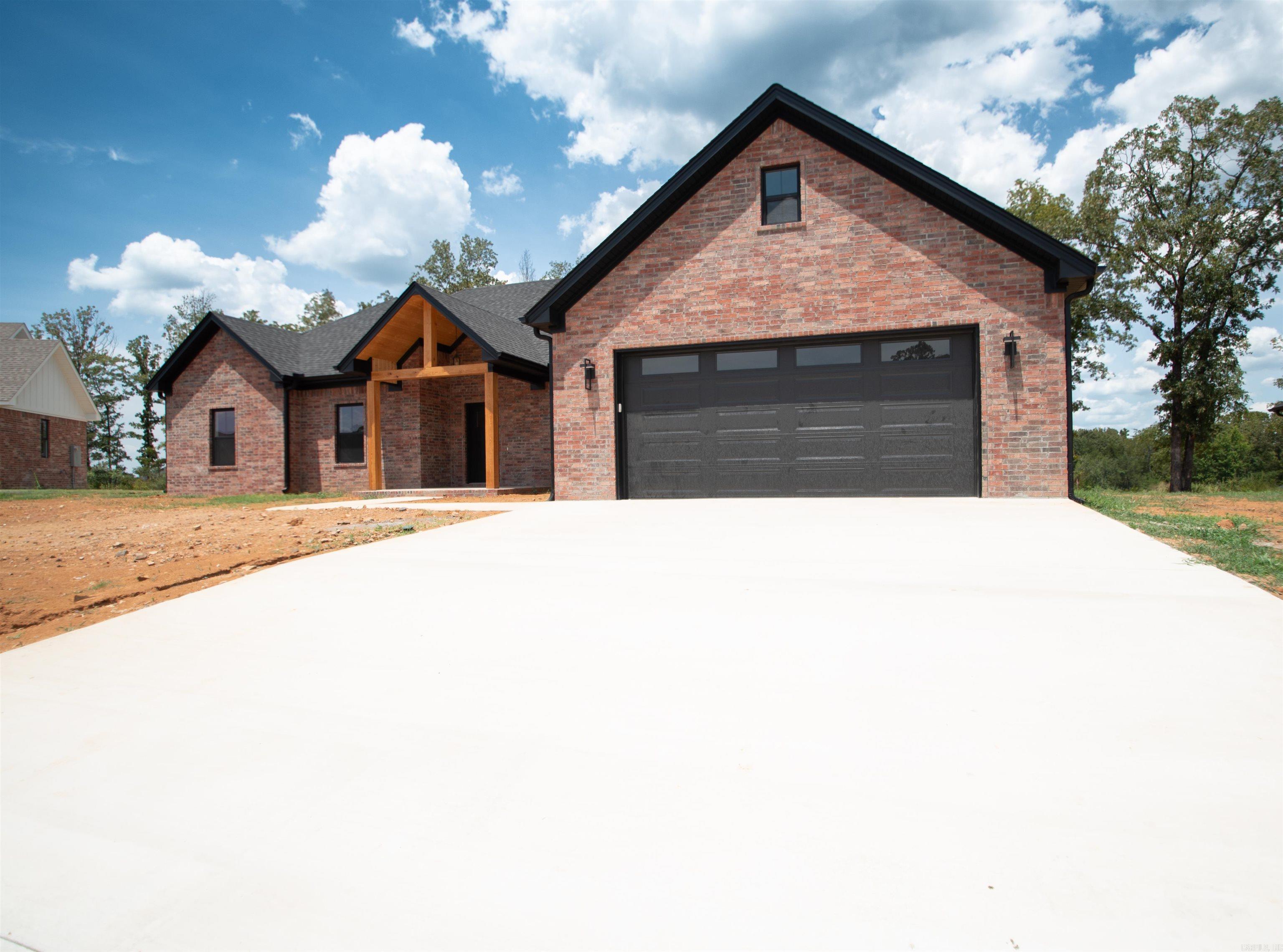 175 Hayden Drive — photo 3