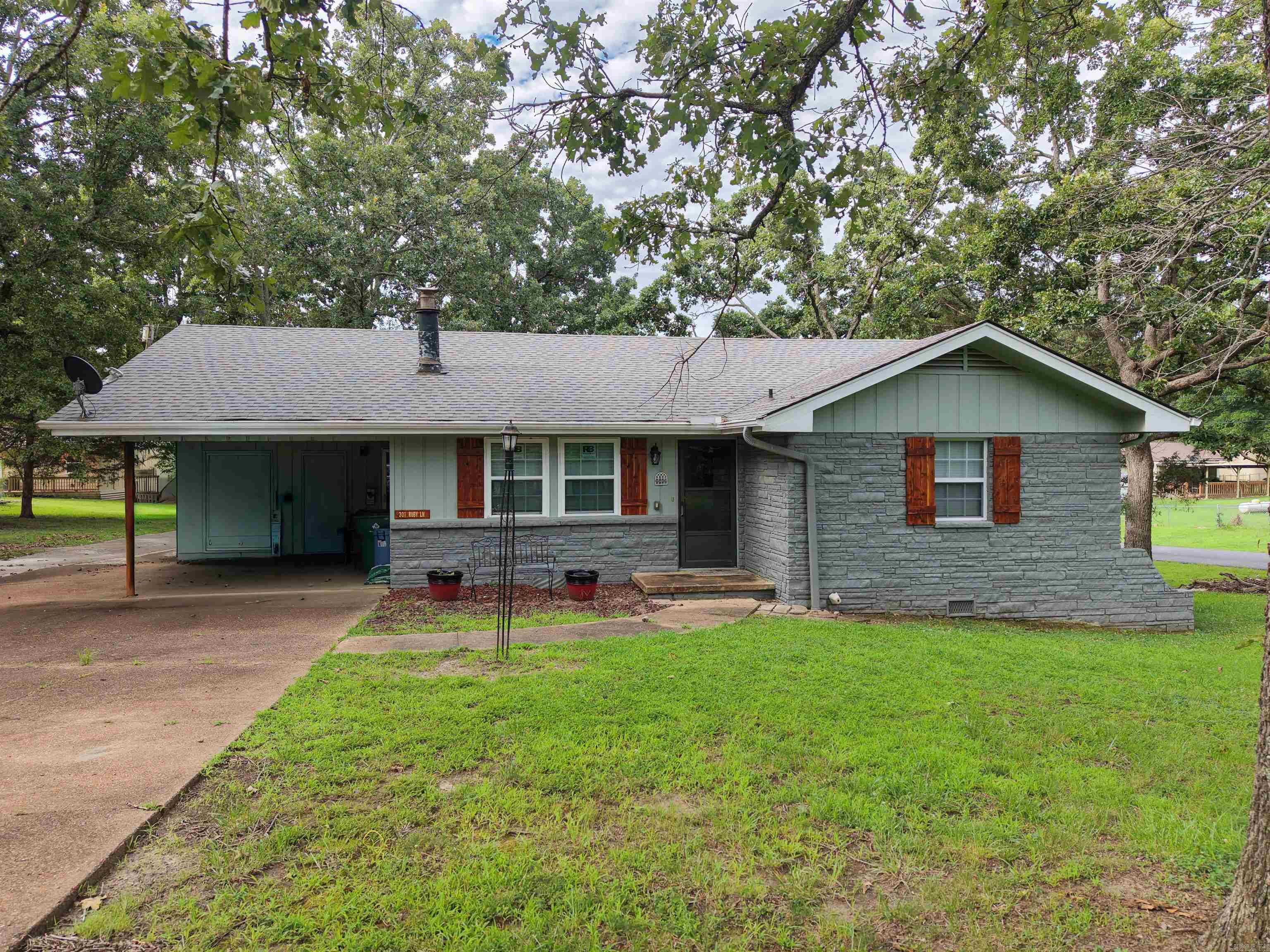 301 Ruby Ln  Horseshoe Bend, AR