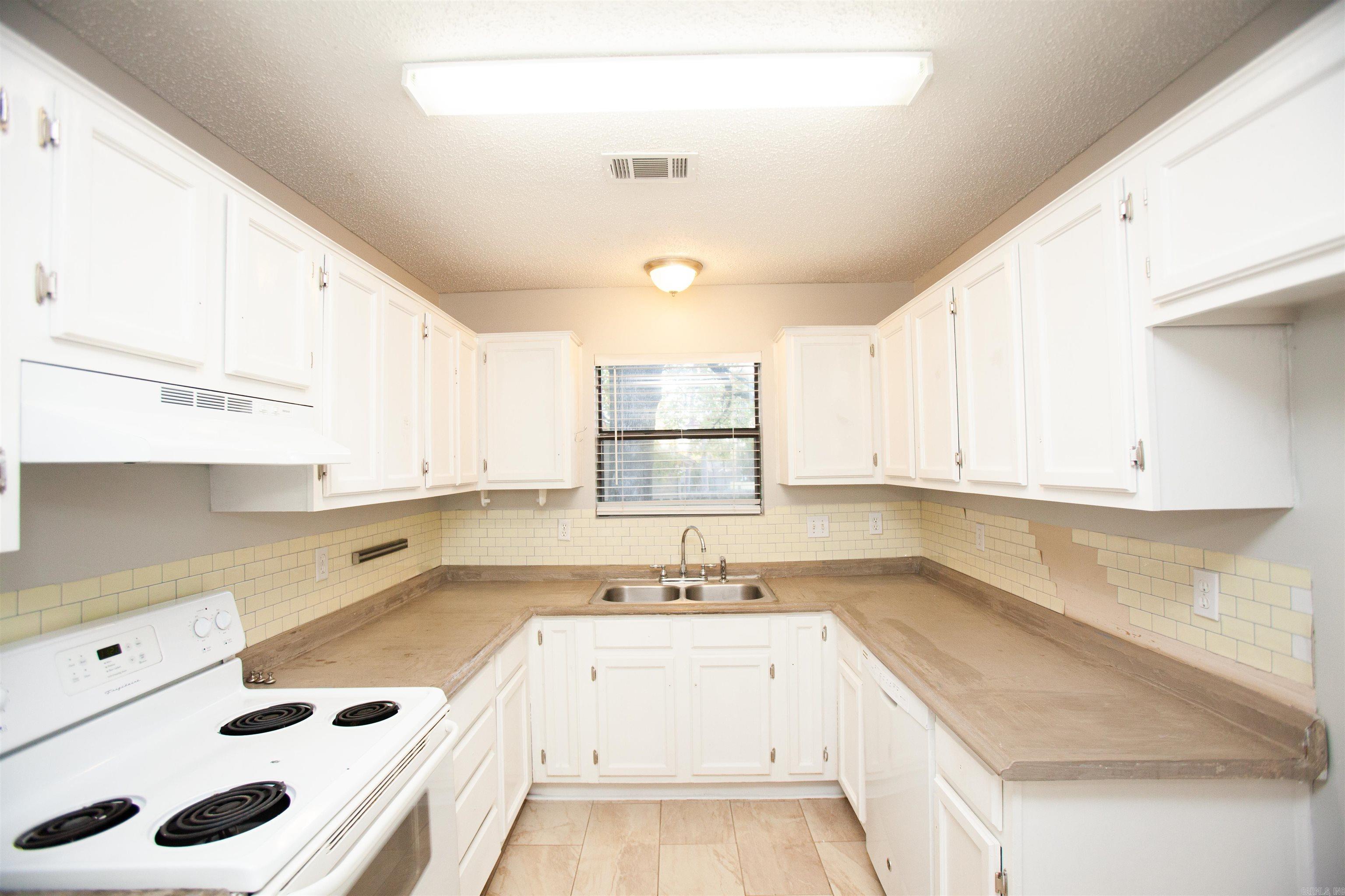 61 Pin Oak  Maumelle, AR