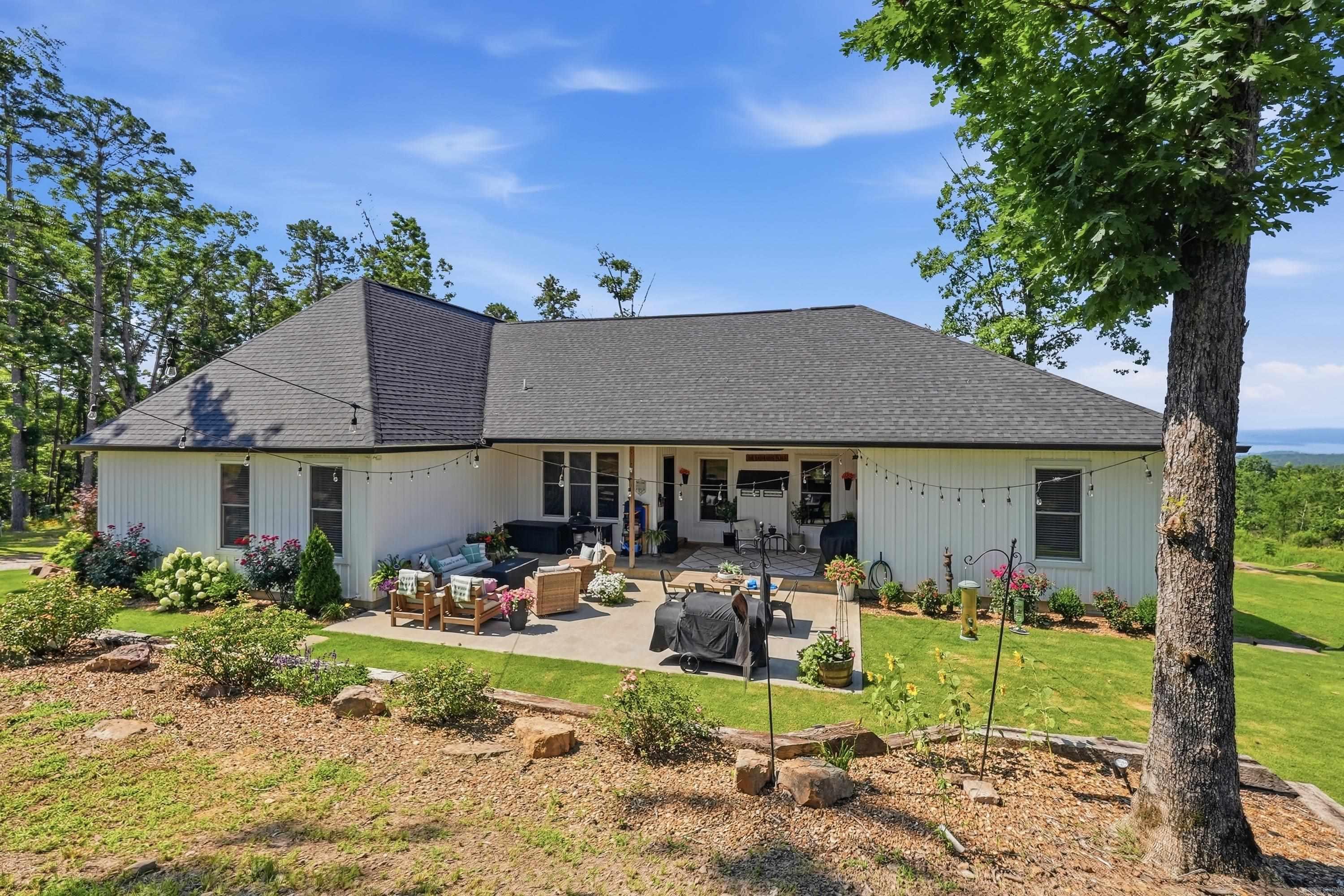 1620 Sunny Slope Rd.  Edgemont, AR