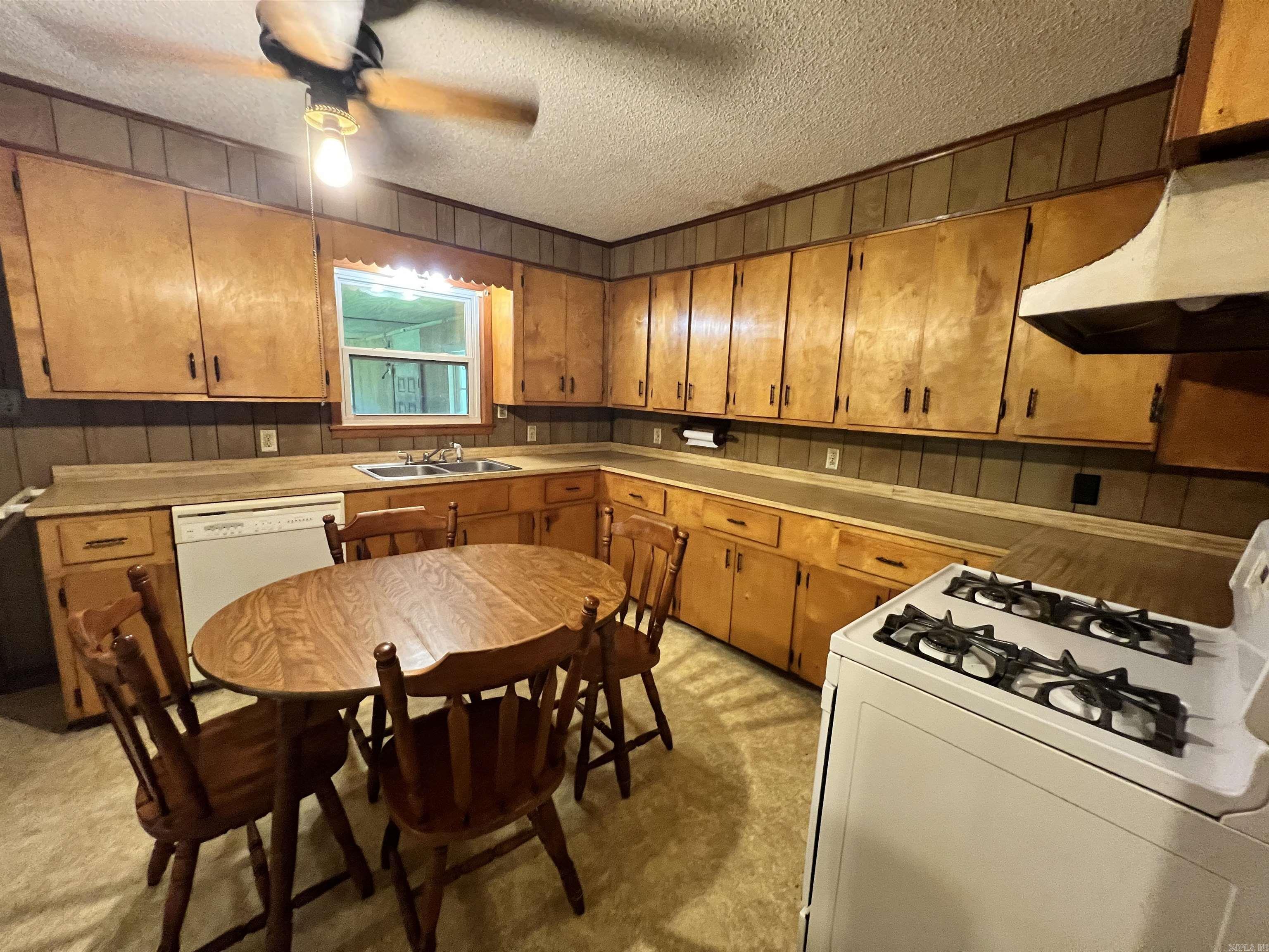 185 W 54  Star City, AR
