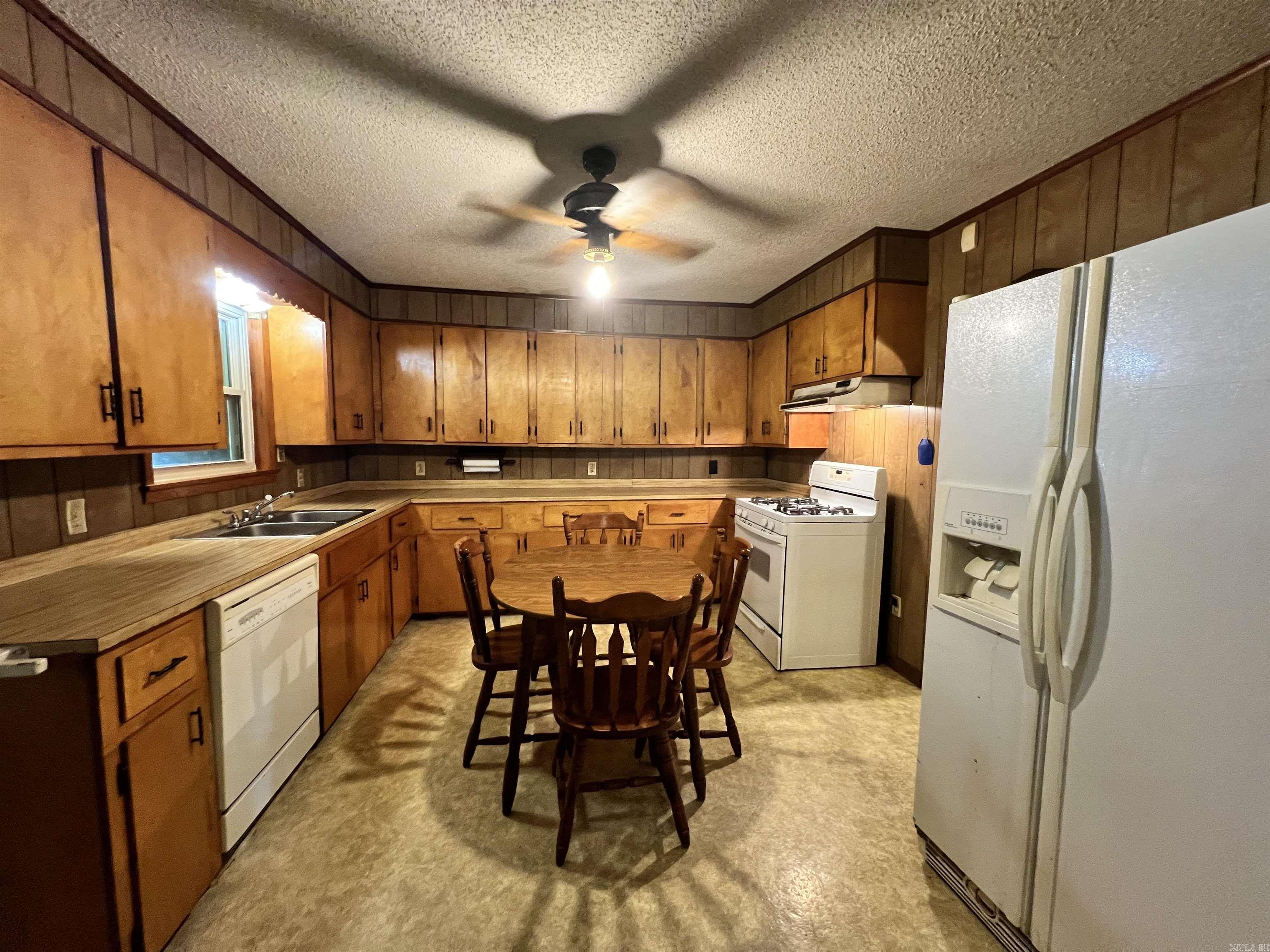 185 W 54  Star City, AR