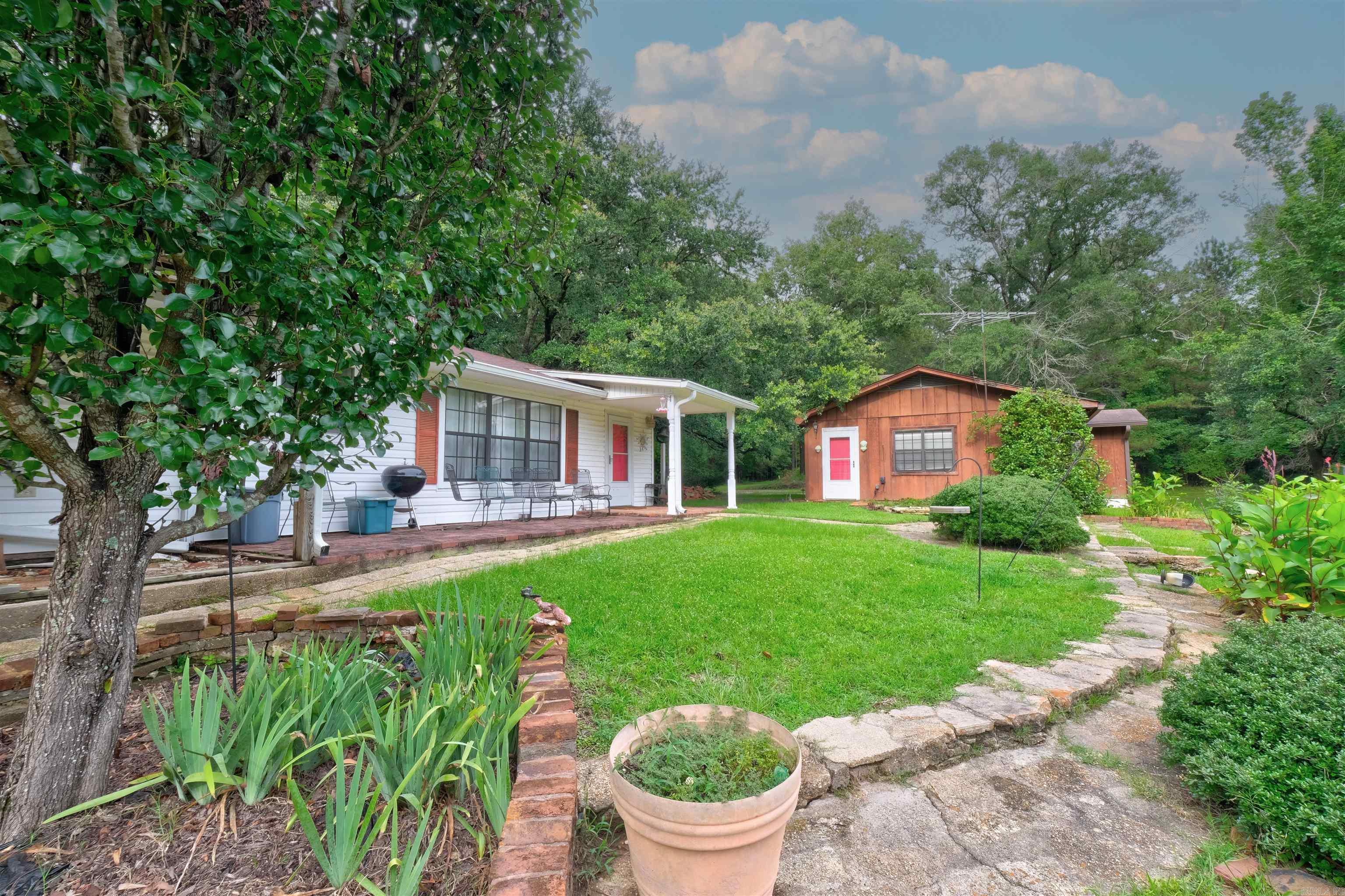 1869 E Stateline Rd  Junction City, AR