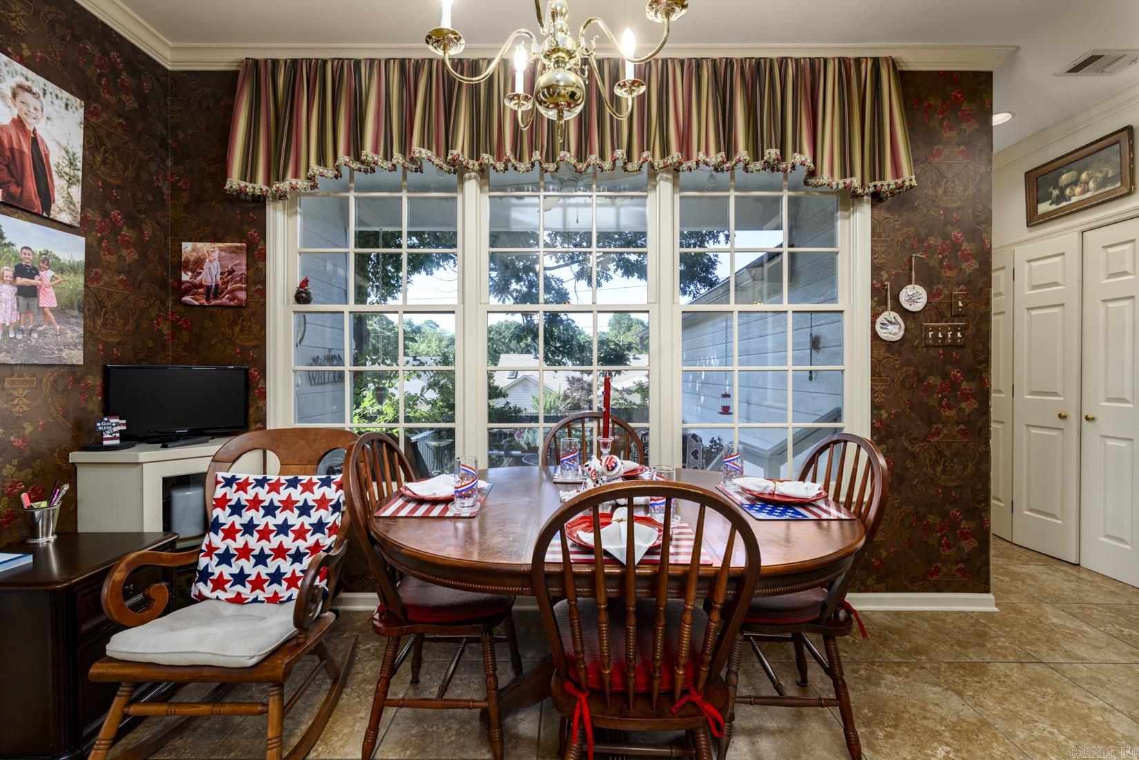 11 Carrollton Ct  Little Rock, AR