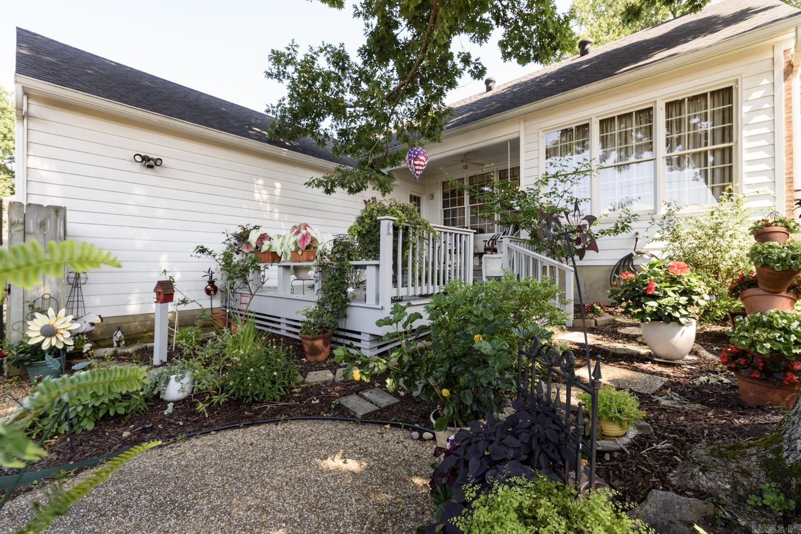 11 Carrollton Ct  Little Rock, AR