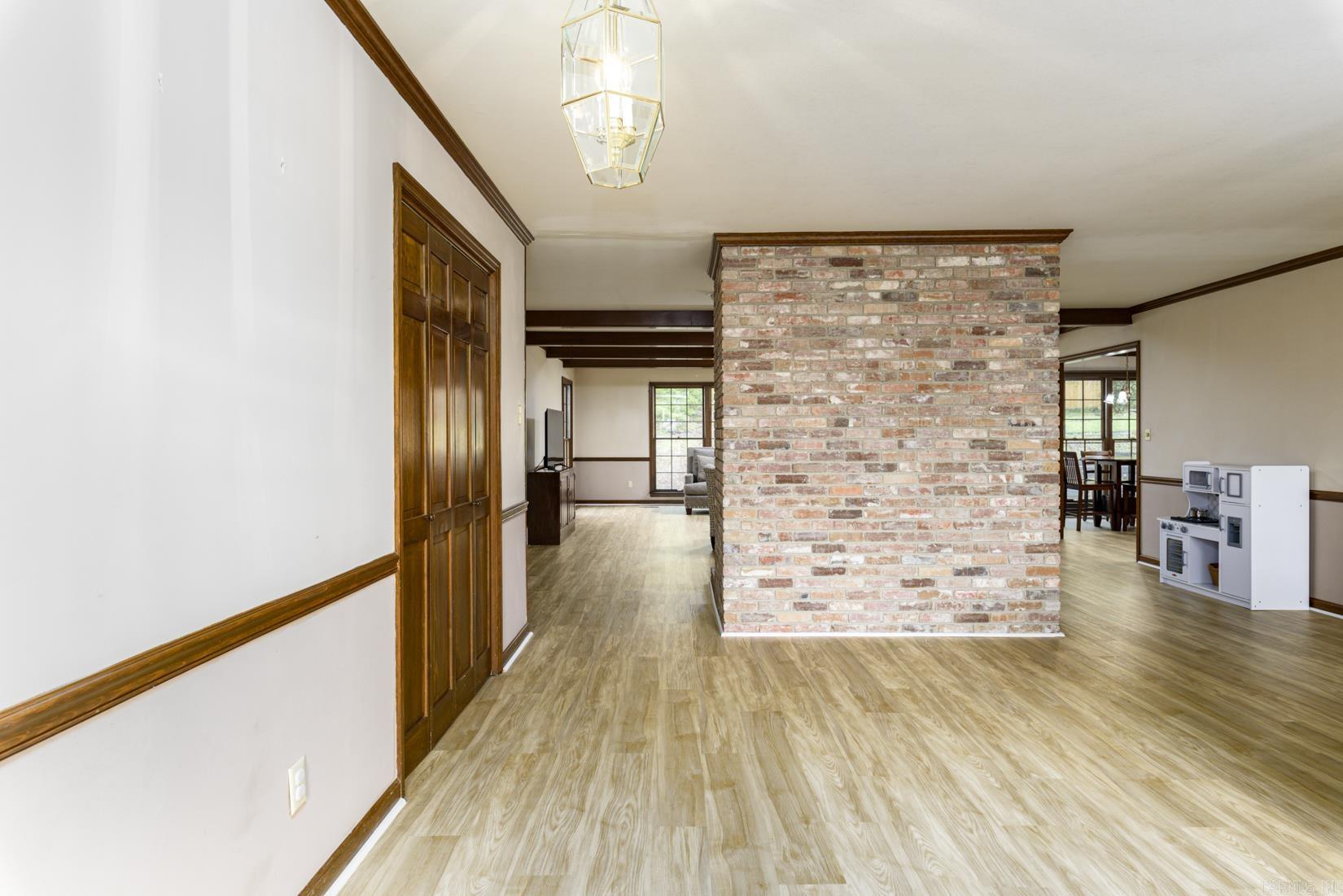 28 Cascades Dr  Little Rock, AR