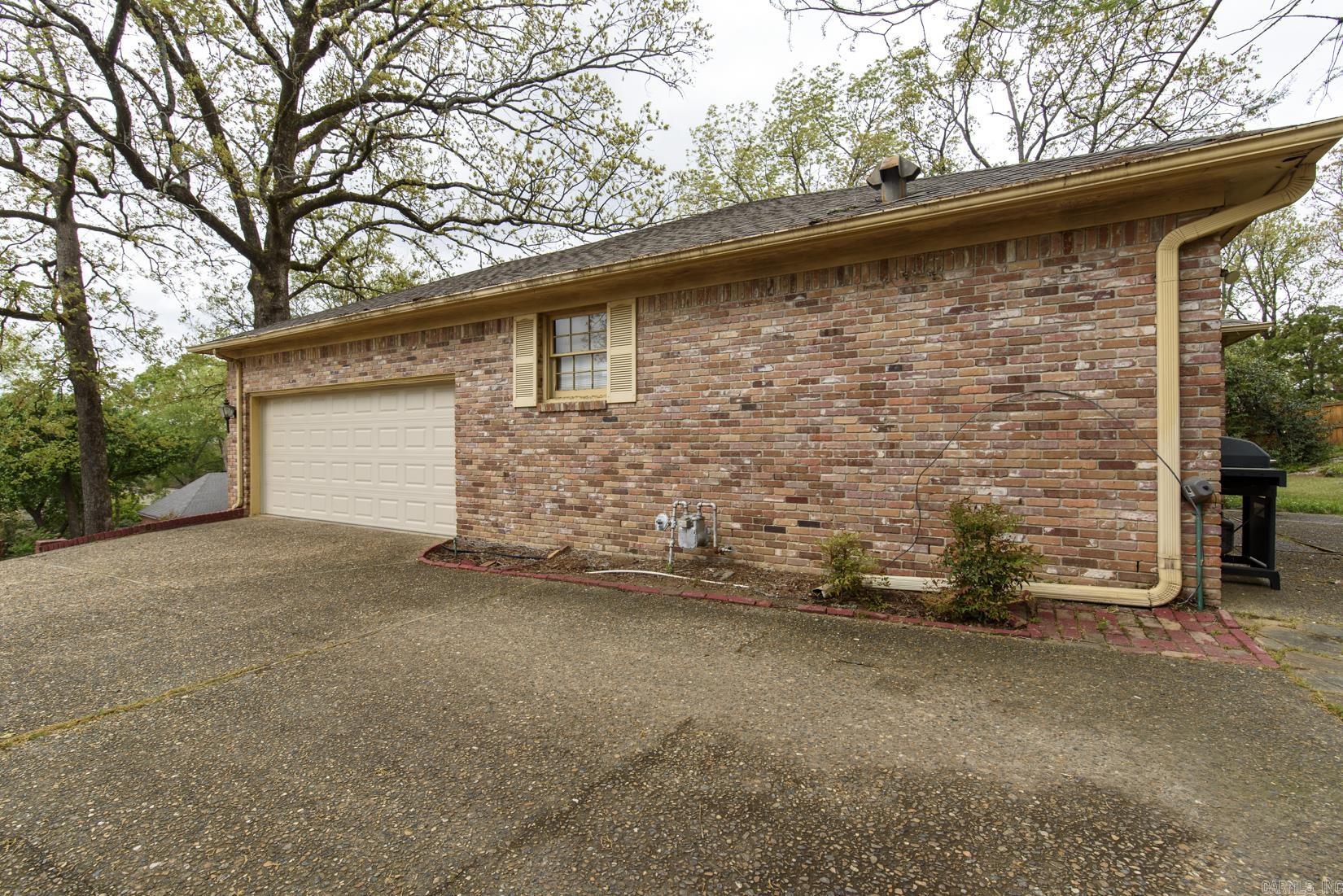 28 Cascades Dr  Little Rock, AR