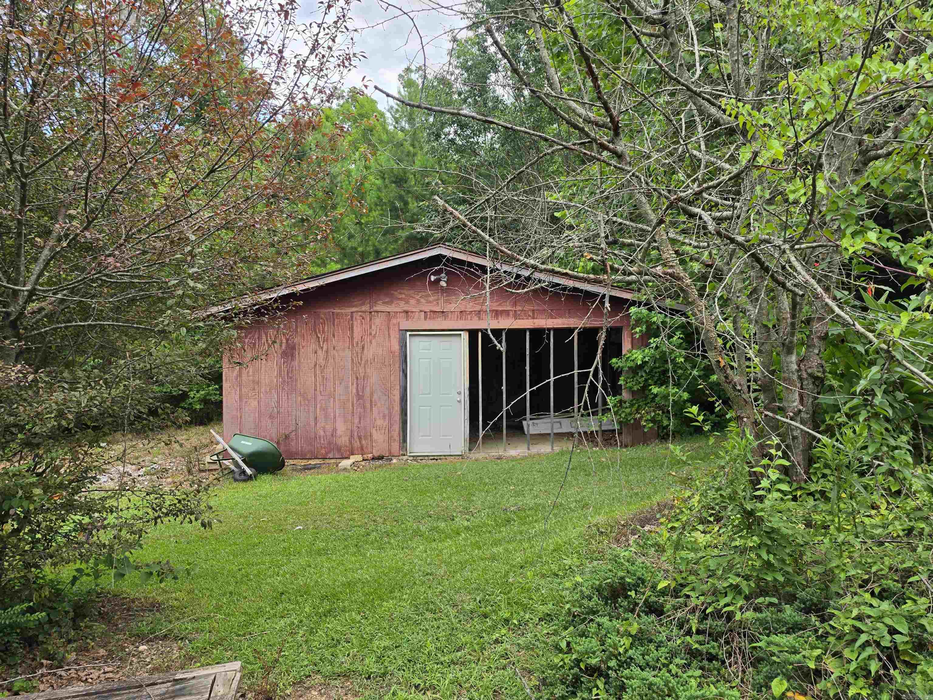 906 Surrey  Hot Springs, AR