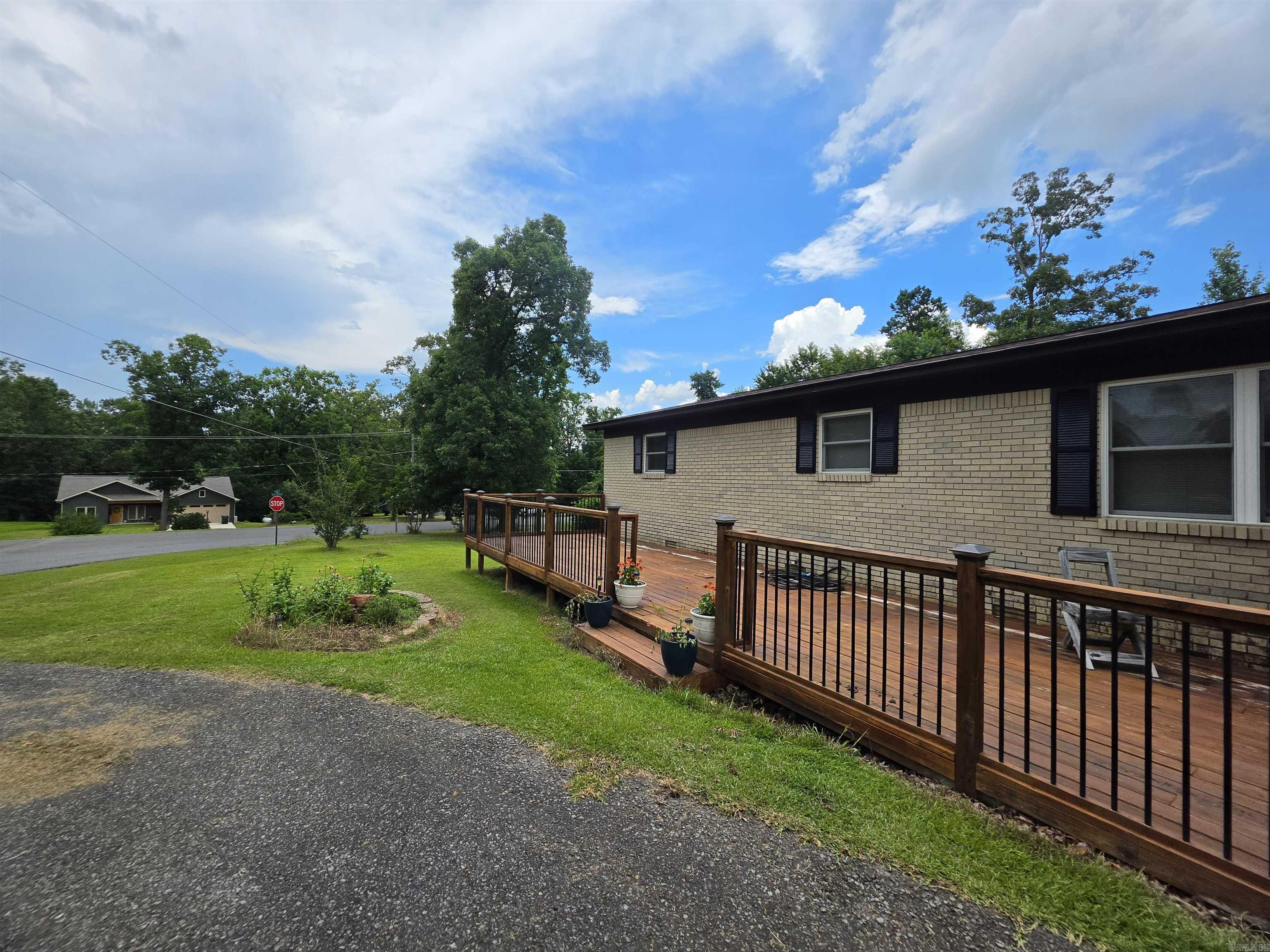 906 Surrey  Hot Springs, AR