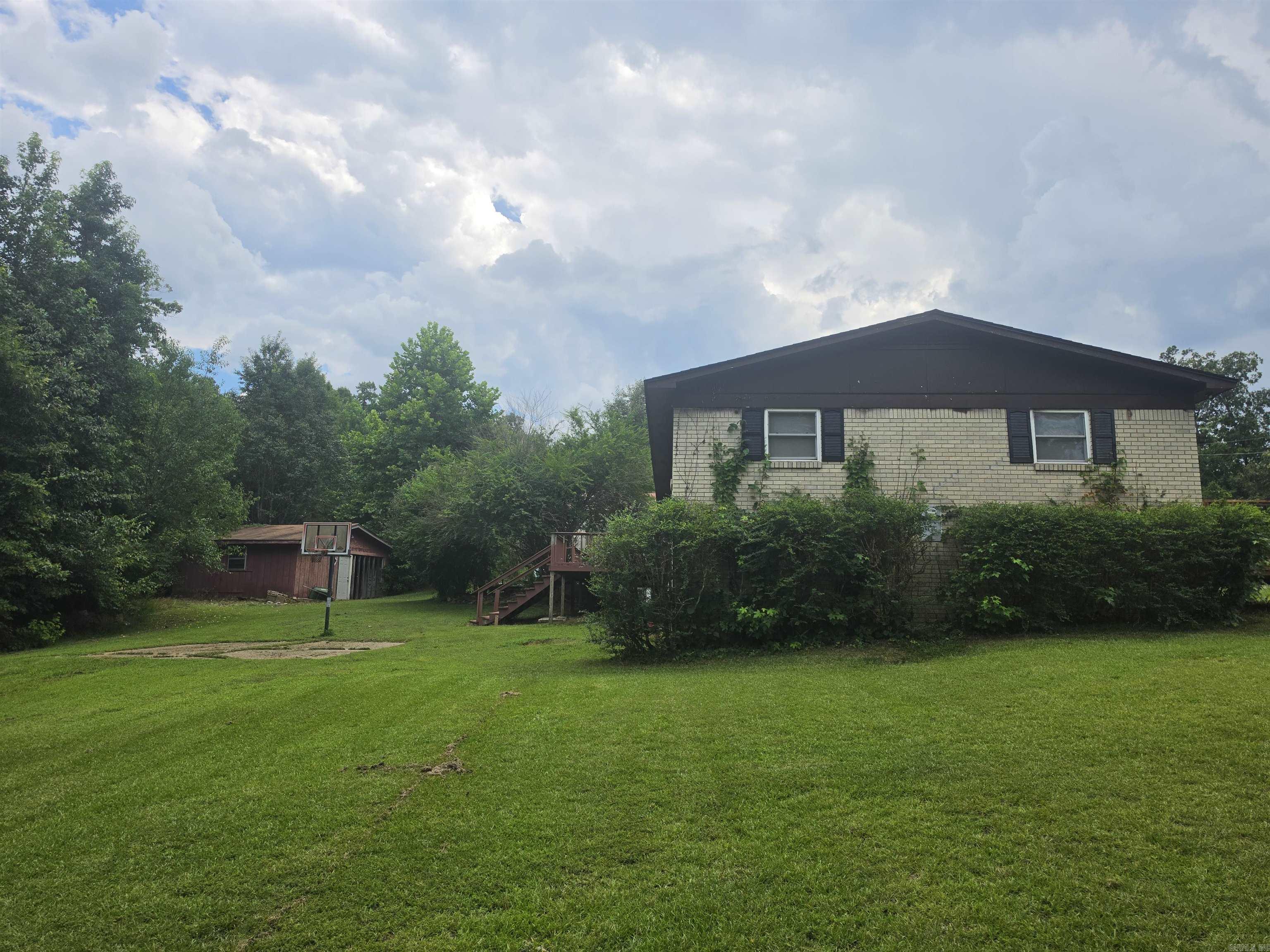906 Surrey  Hot Springs, AR