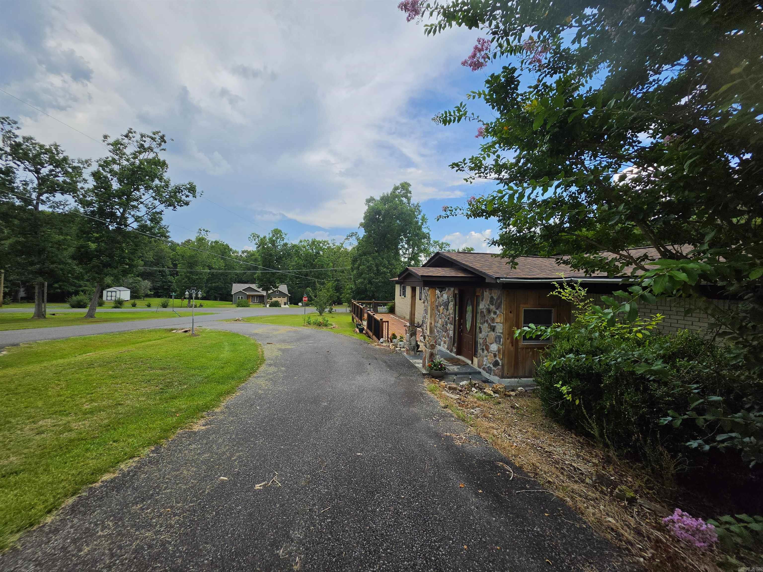 906 Surrey  Hot Springs, AR