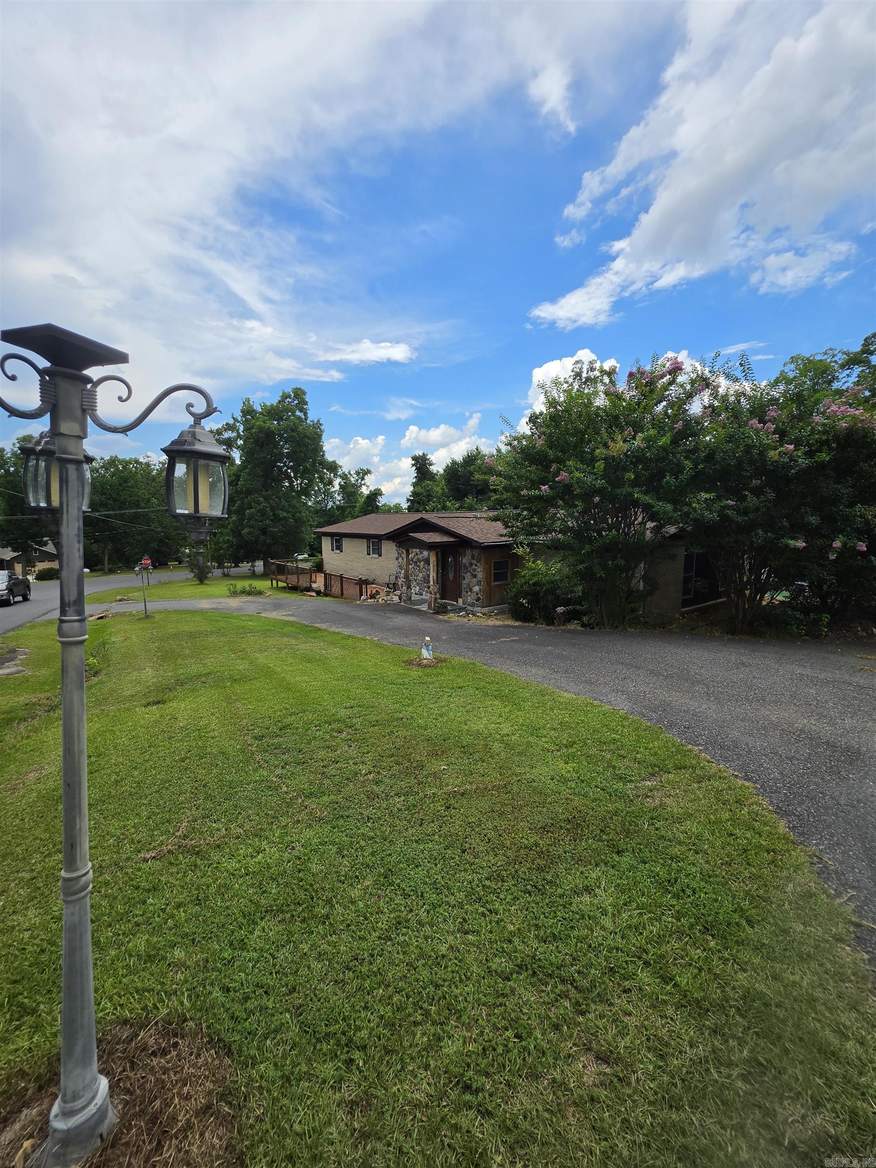 906 Surrey  Hot Springs, AR