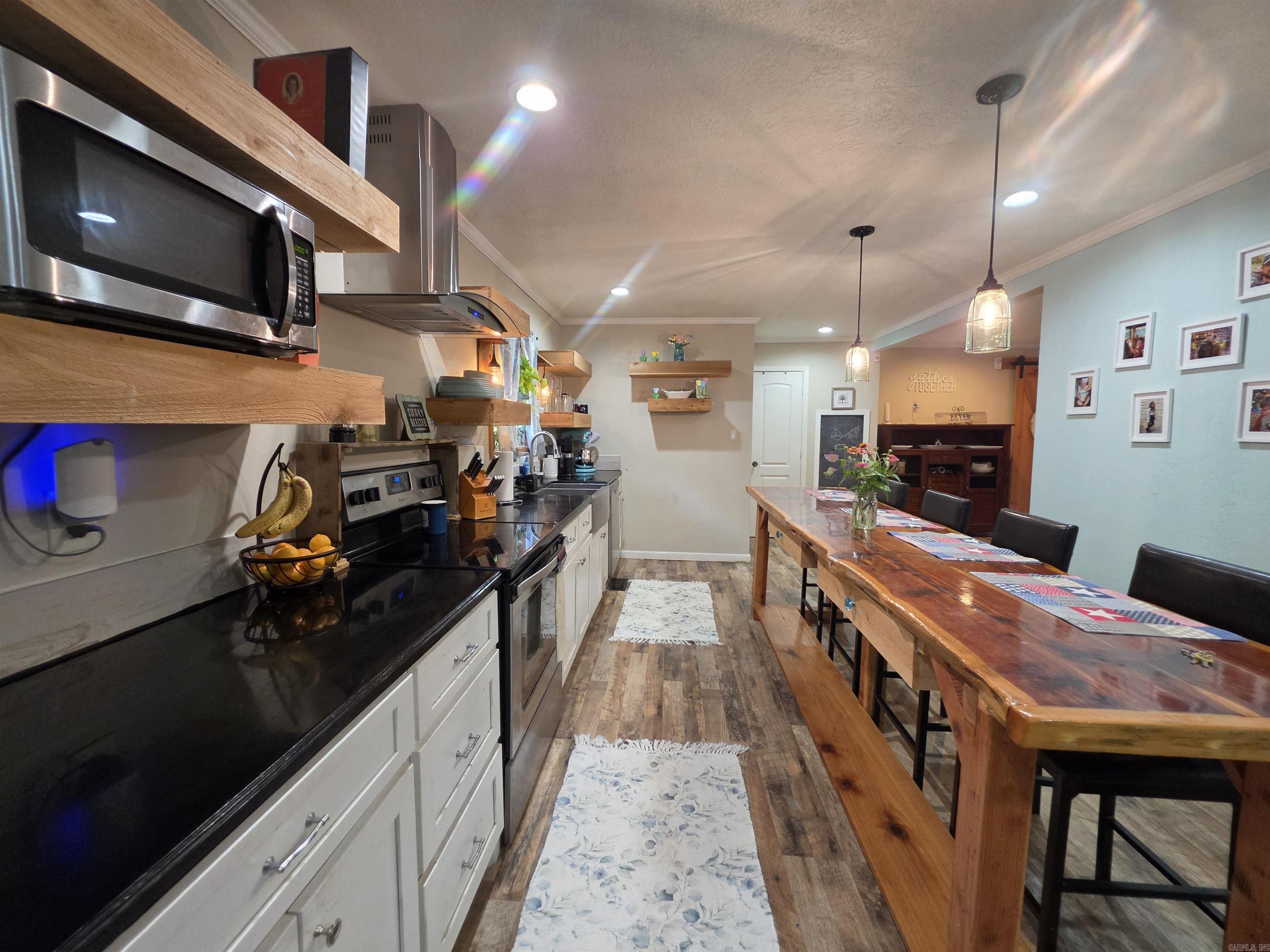 906 Surrey  Hot Springs, AR