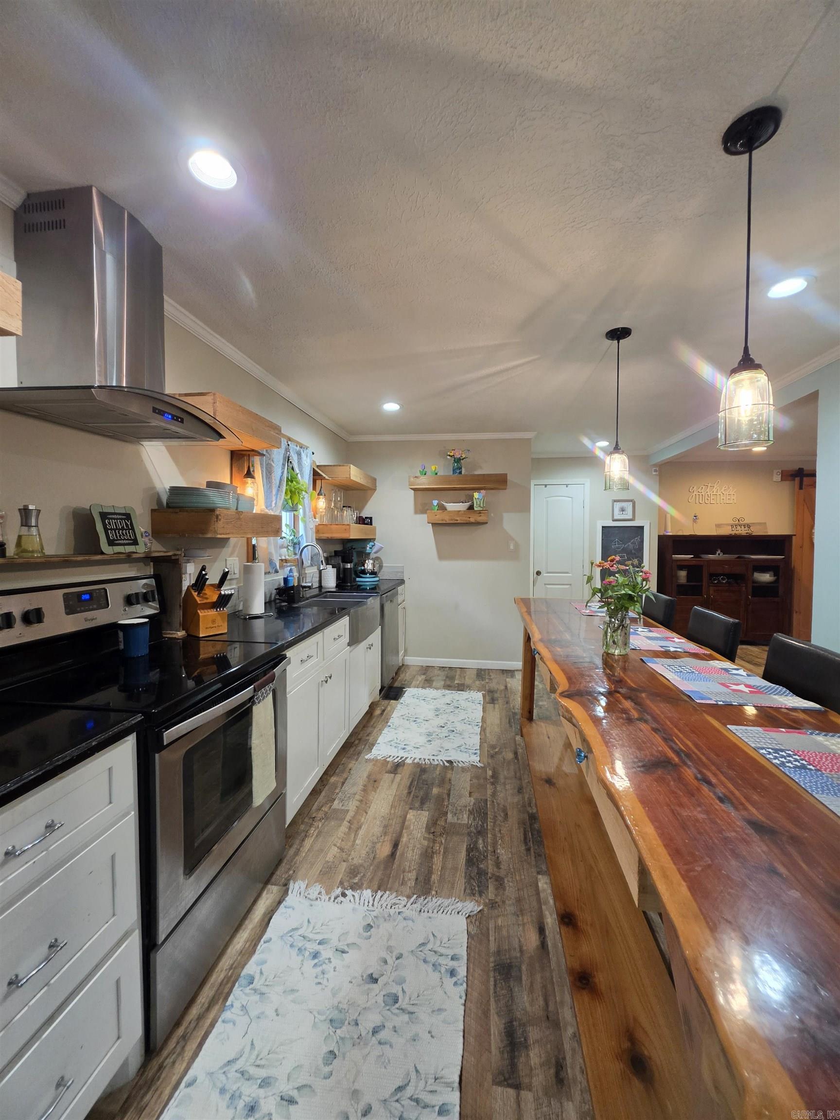 906 Surrey  Hot Springs, AR