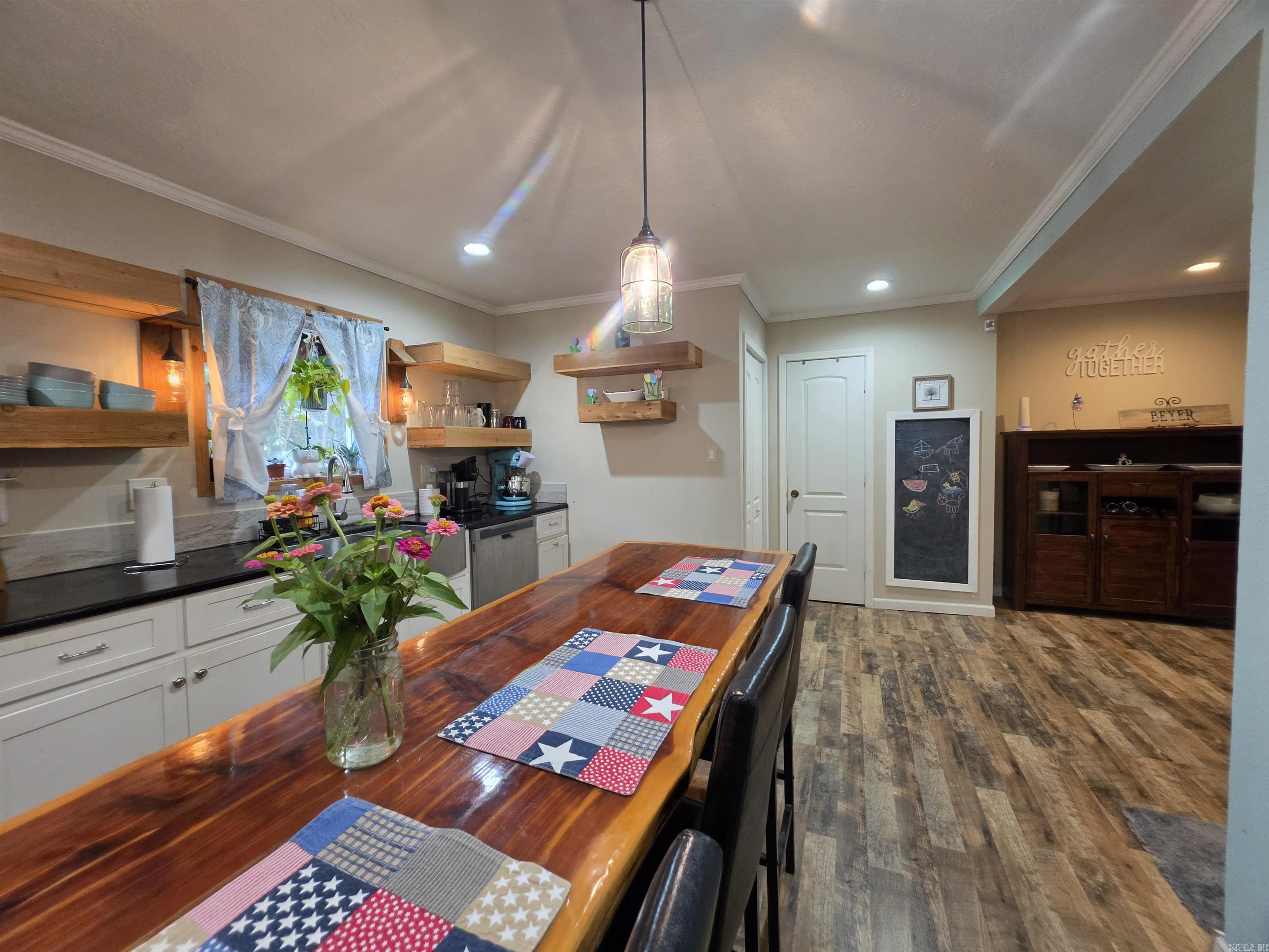 906 Surrey  Hot Springs, AR