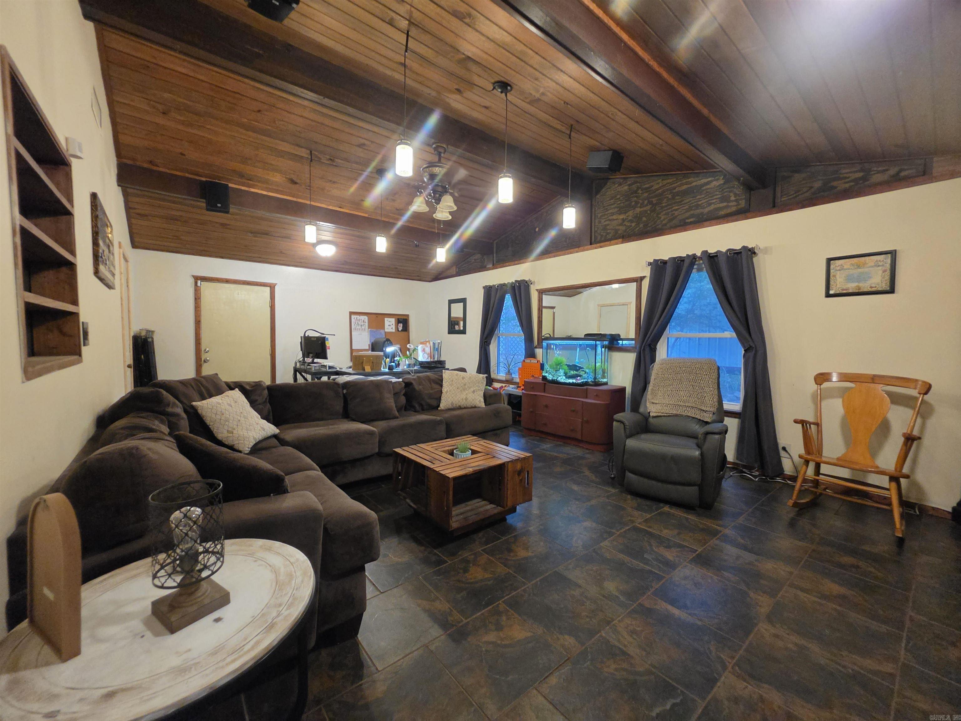 906 Surrey  Hot Springs, AR